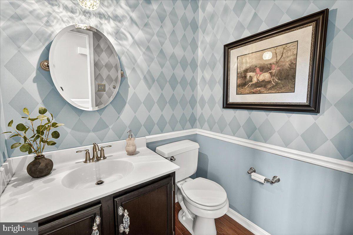 COURTS OF FOUR SEASONS - Residential