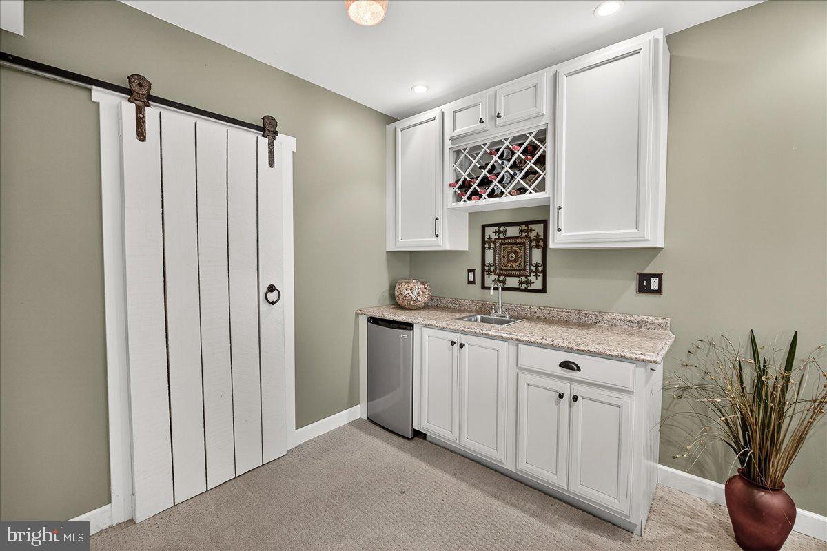 COURTS OF FOUR SEASONS - Residential