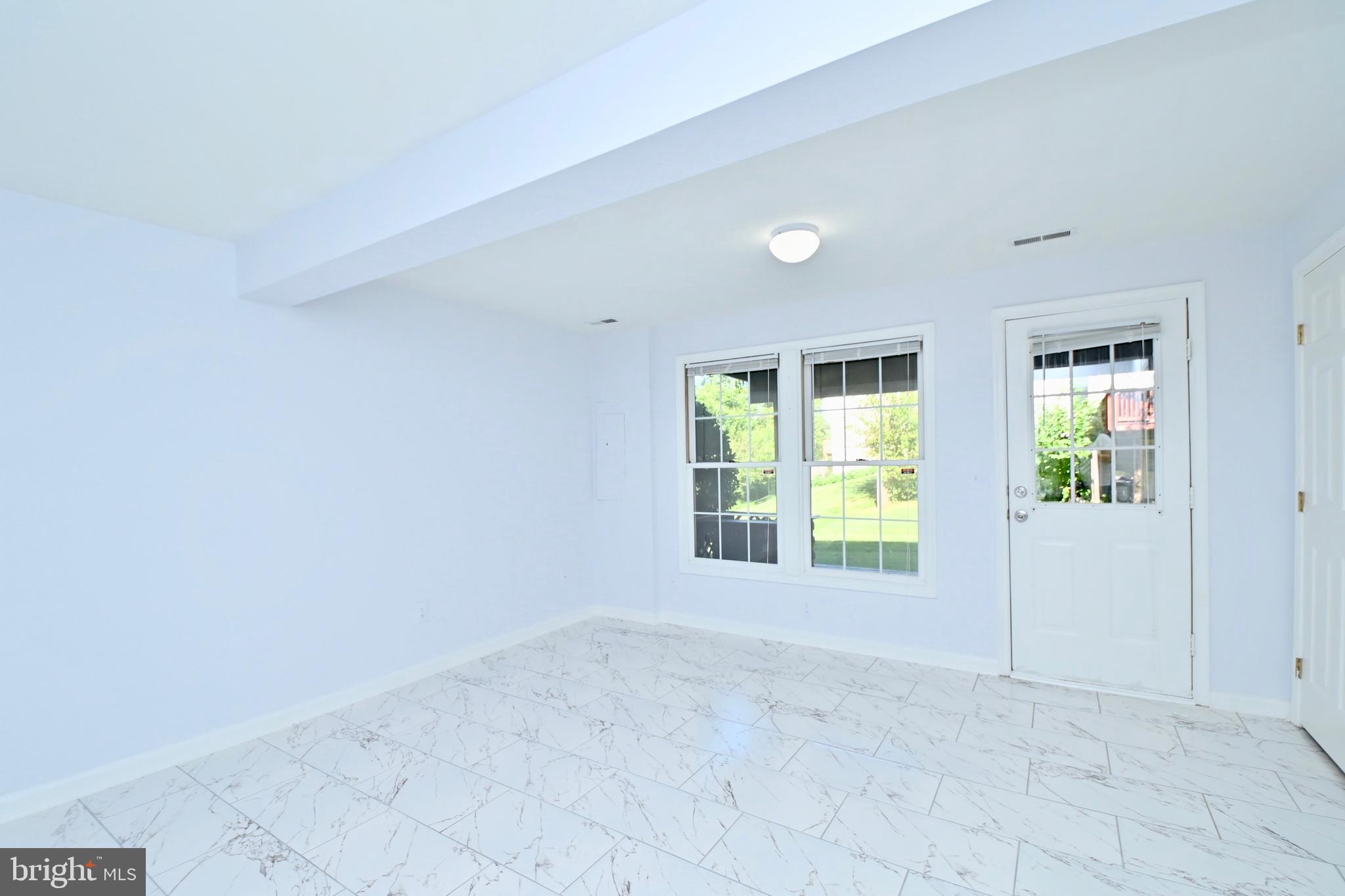 WELLINGTON/CLOVERHILL - Residential