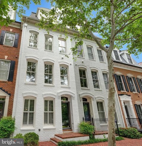 Photo of 713 Carpenter Road, ALEXANDRIA, VA 22314 (MLS # VAAX2058748)