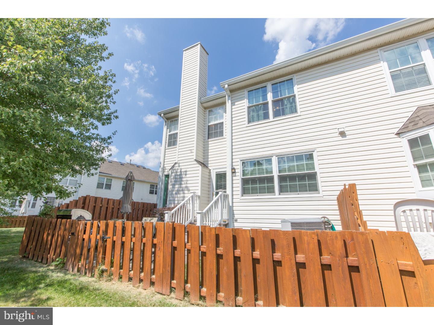 MAKEFIELD GLEN - Residential