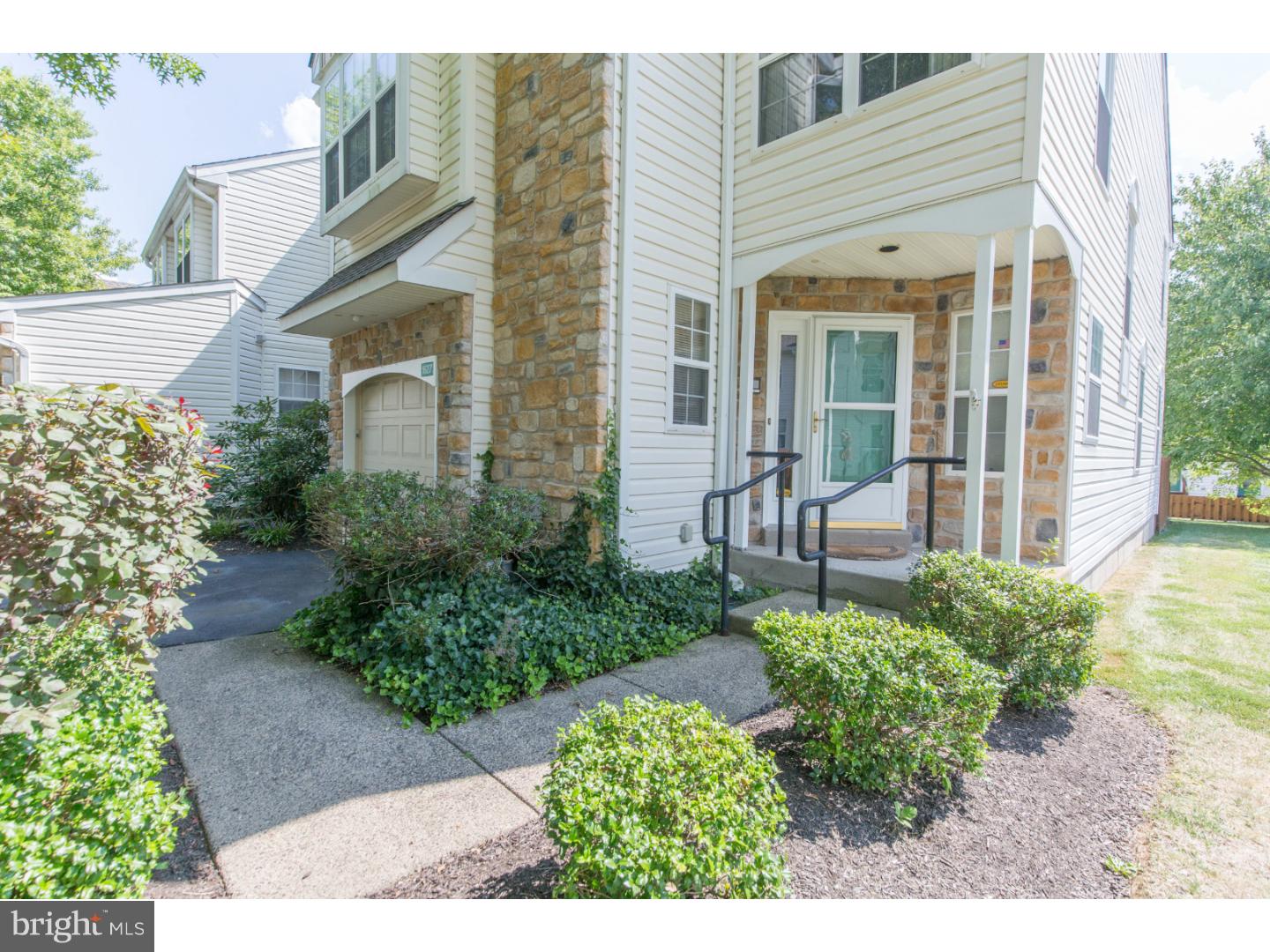 MAKEFIELD GLEN - Residential