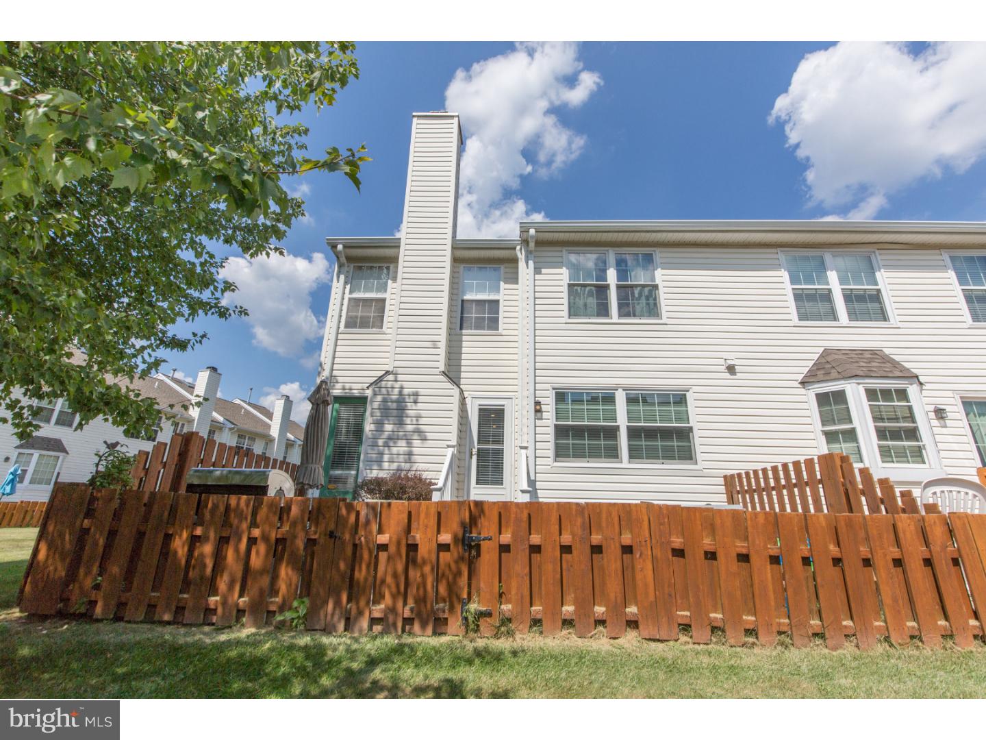 MAKEFIELD GLEN - Residential