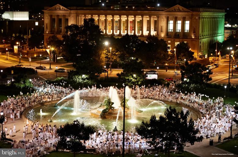 LOGAN SQUARE - Residential Lease