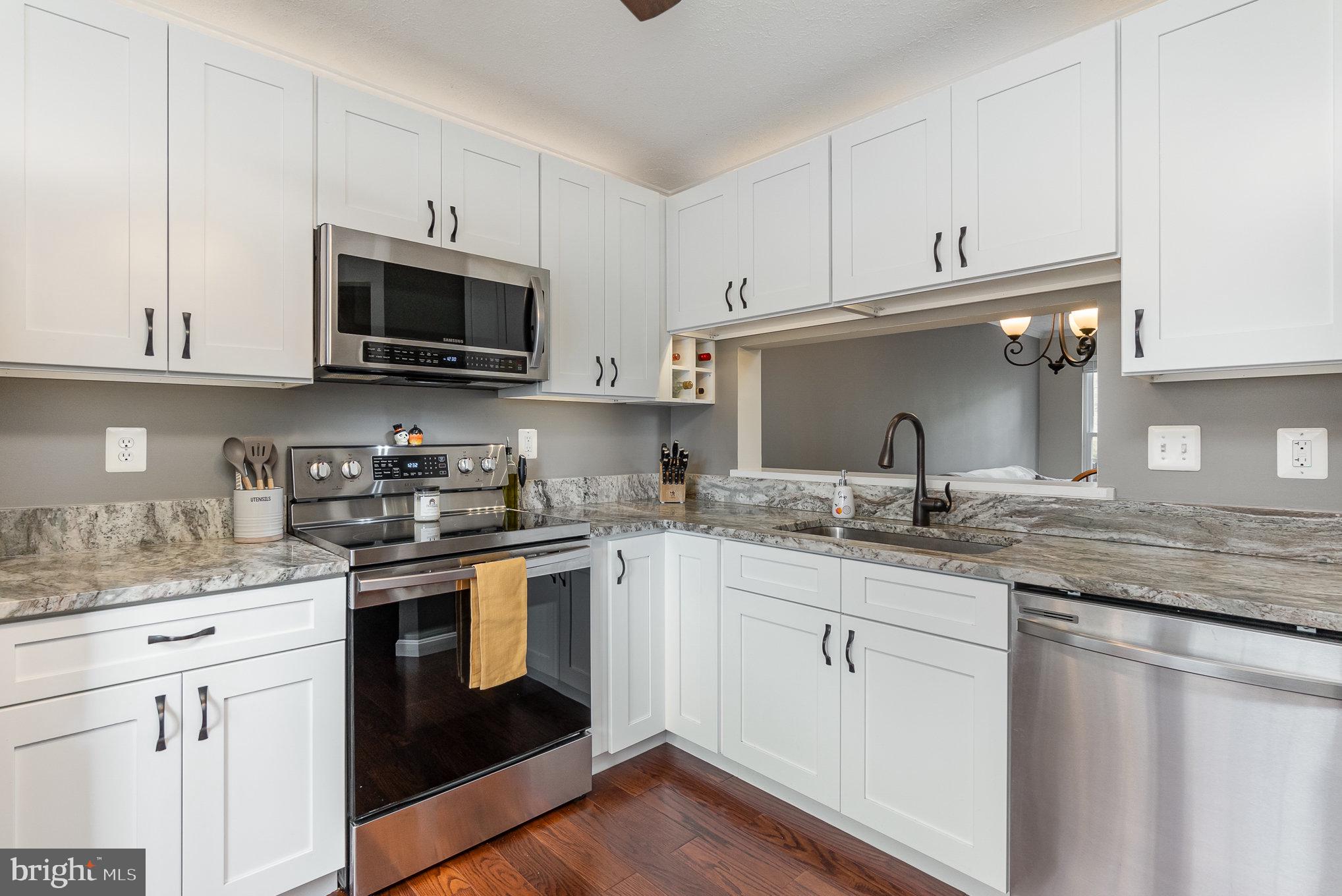 VILLAGE OF THOMAS RUN - Residential