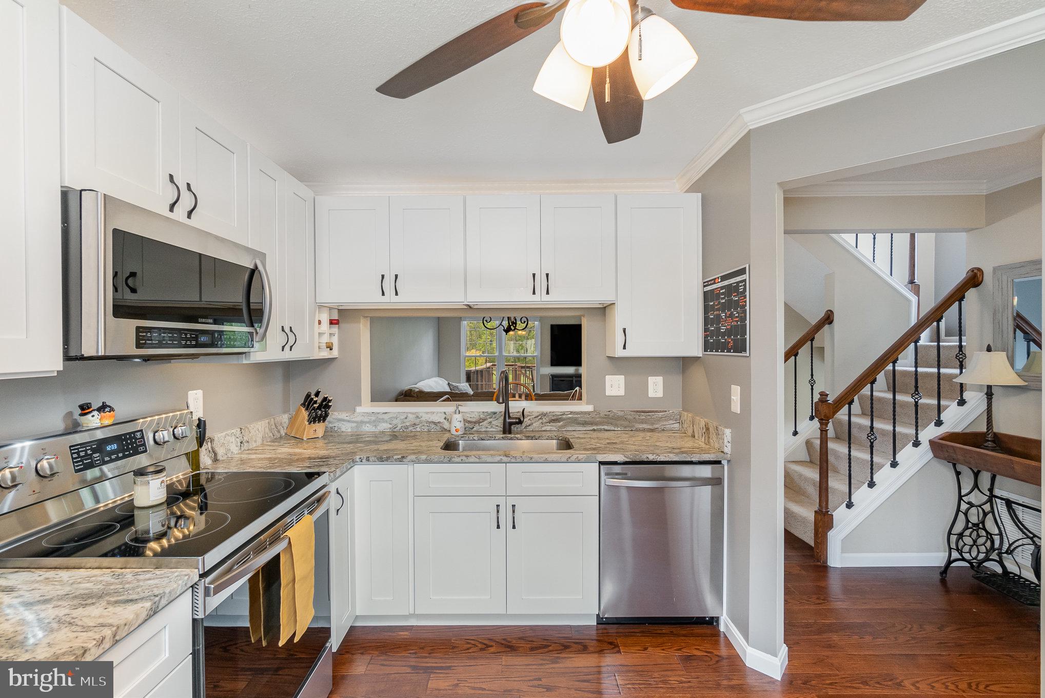 VILLAGE OF THOMAS RUN - Residential