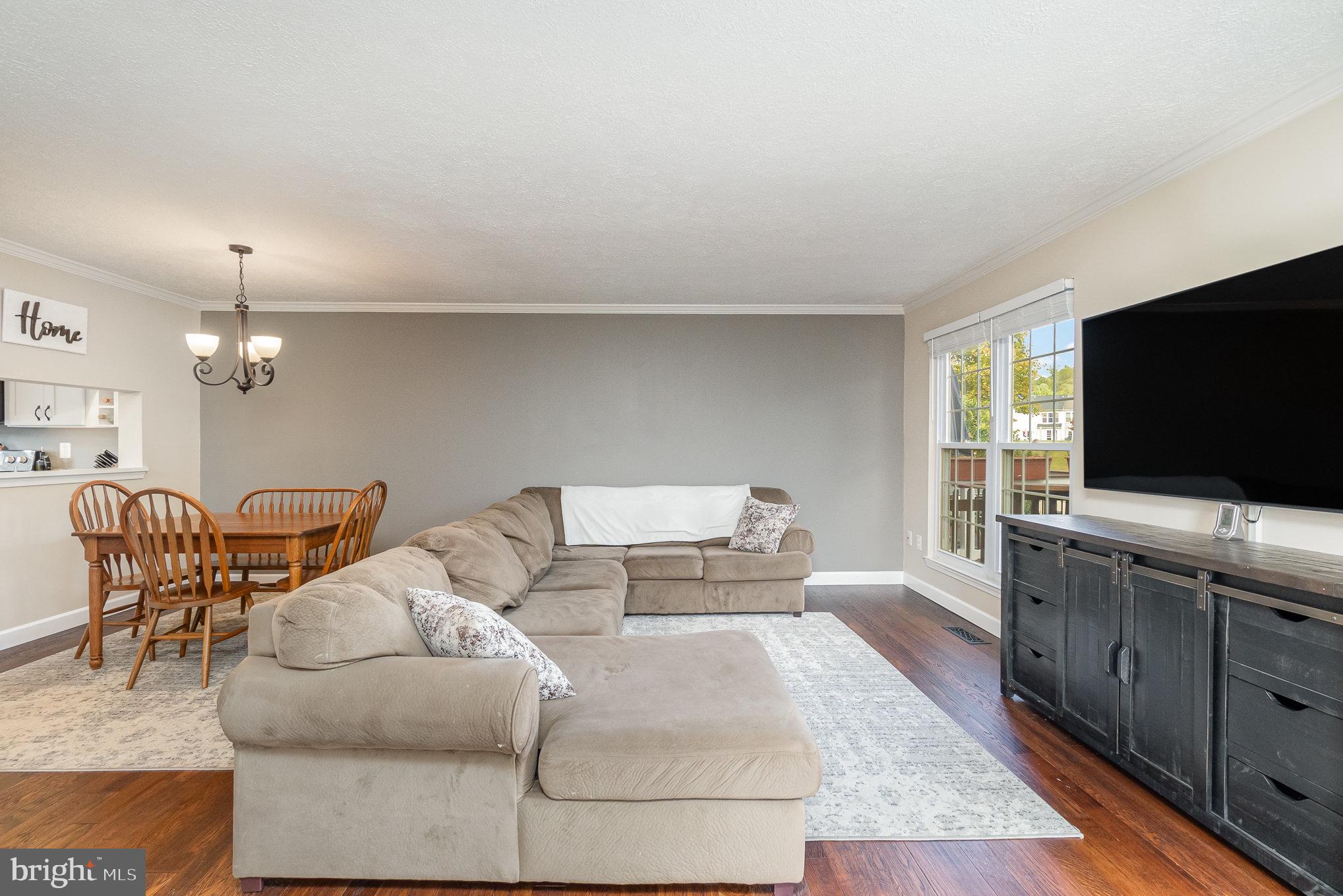 VILLAGE OF THOMAS RUN - Residential