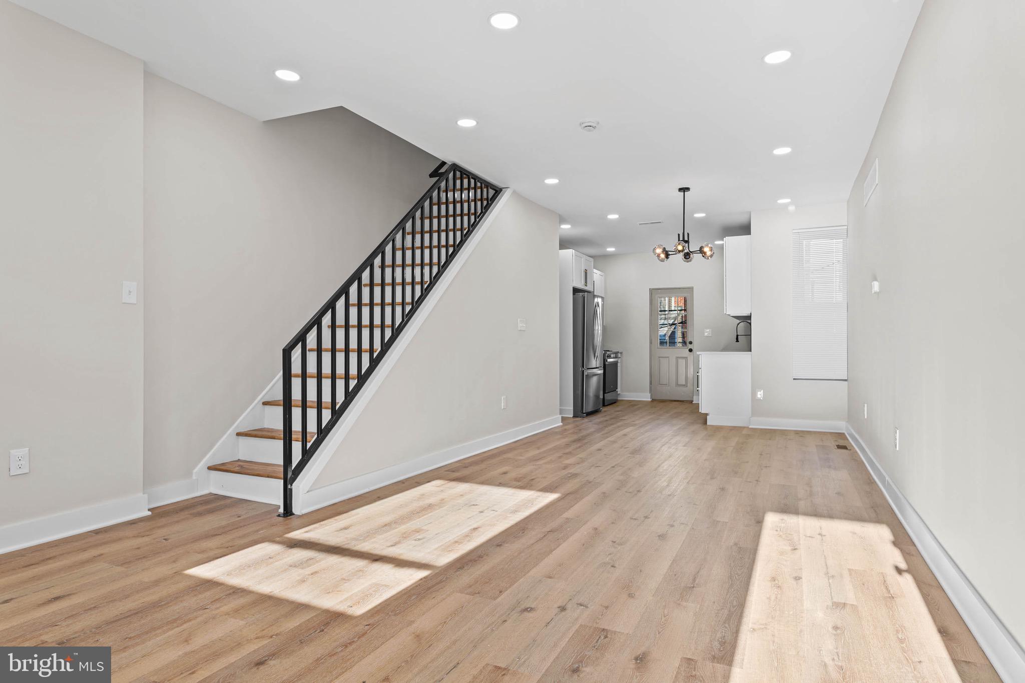 1443 N EDGEWOOD STREET