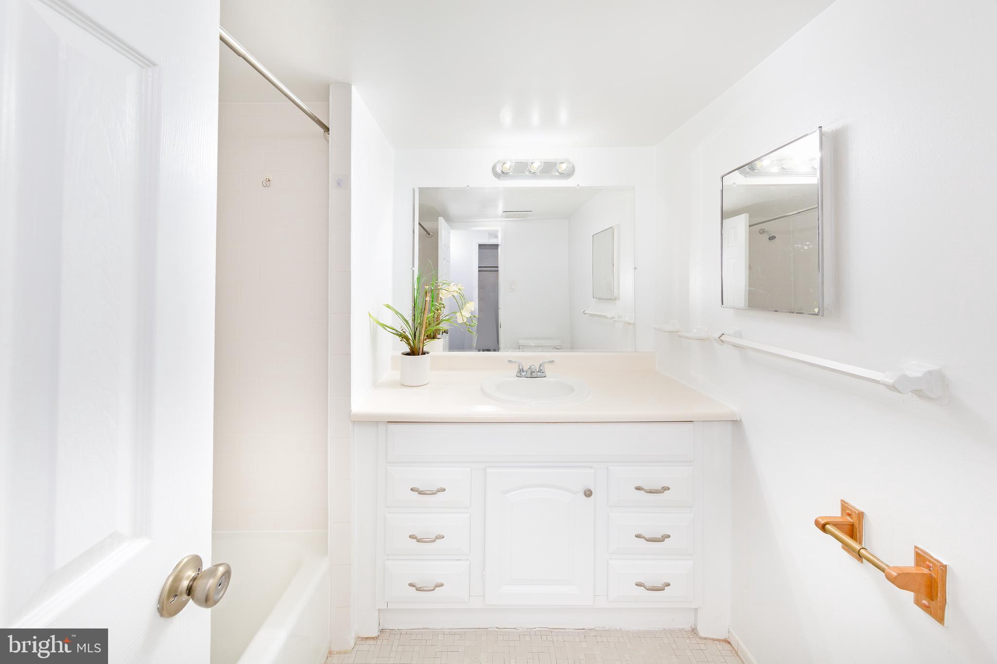 HUNTINGTON CLUB - Residential