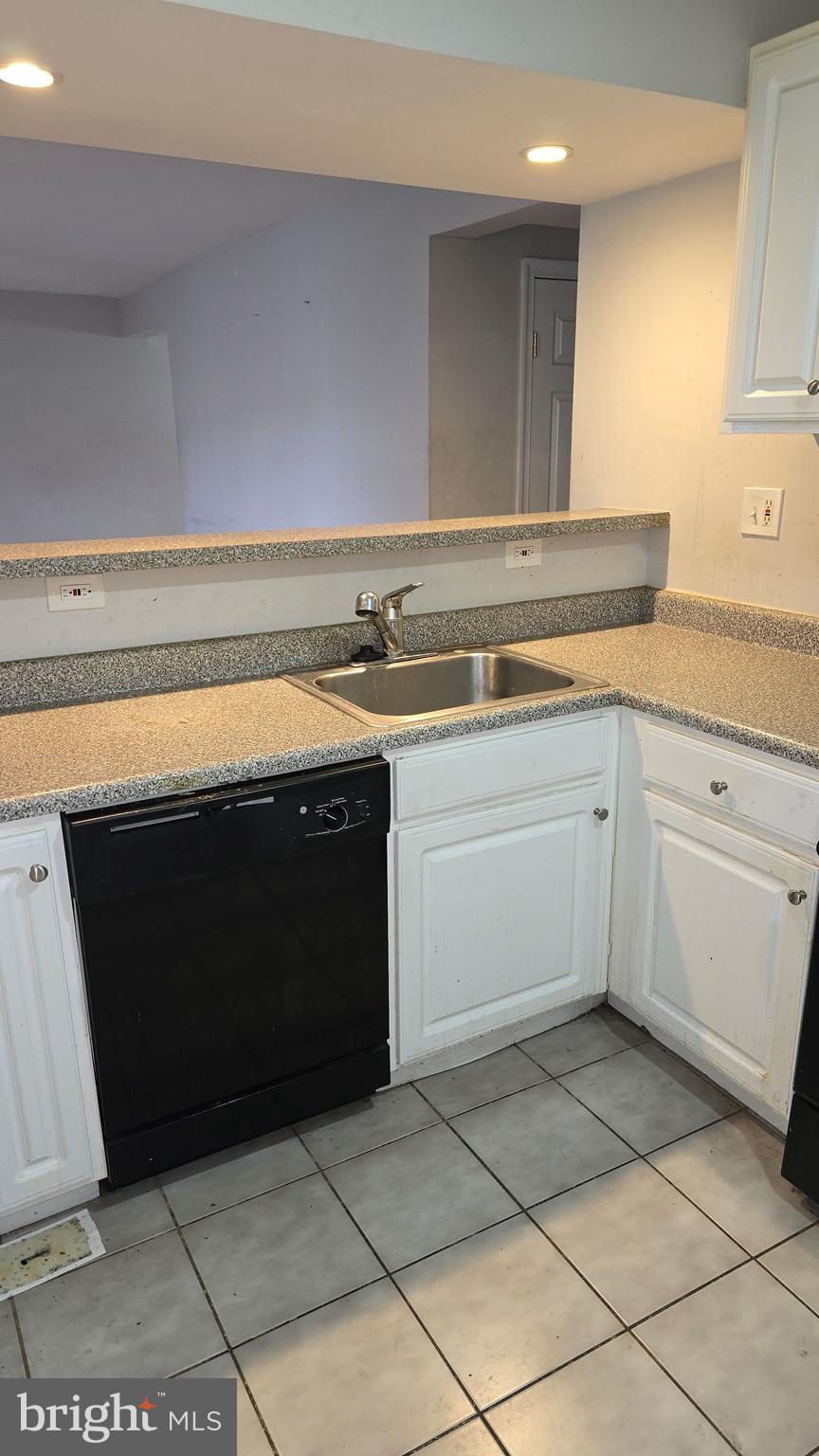 MARKHAM VIEW CONDOMINIUMS - Residential