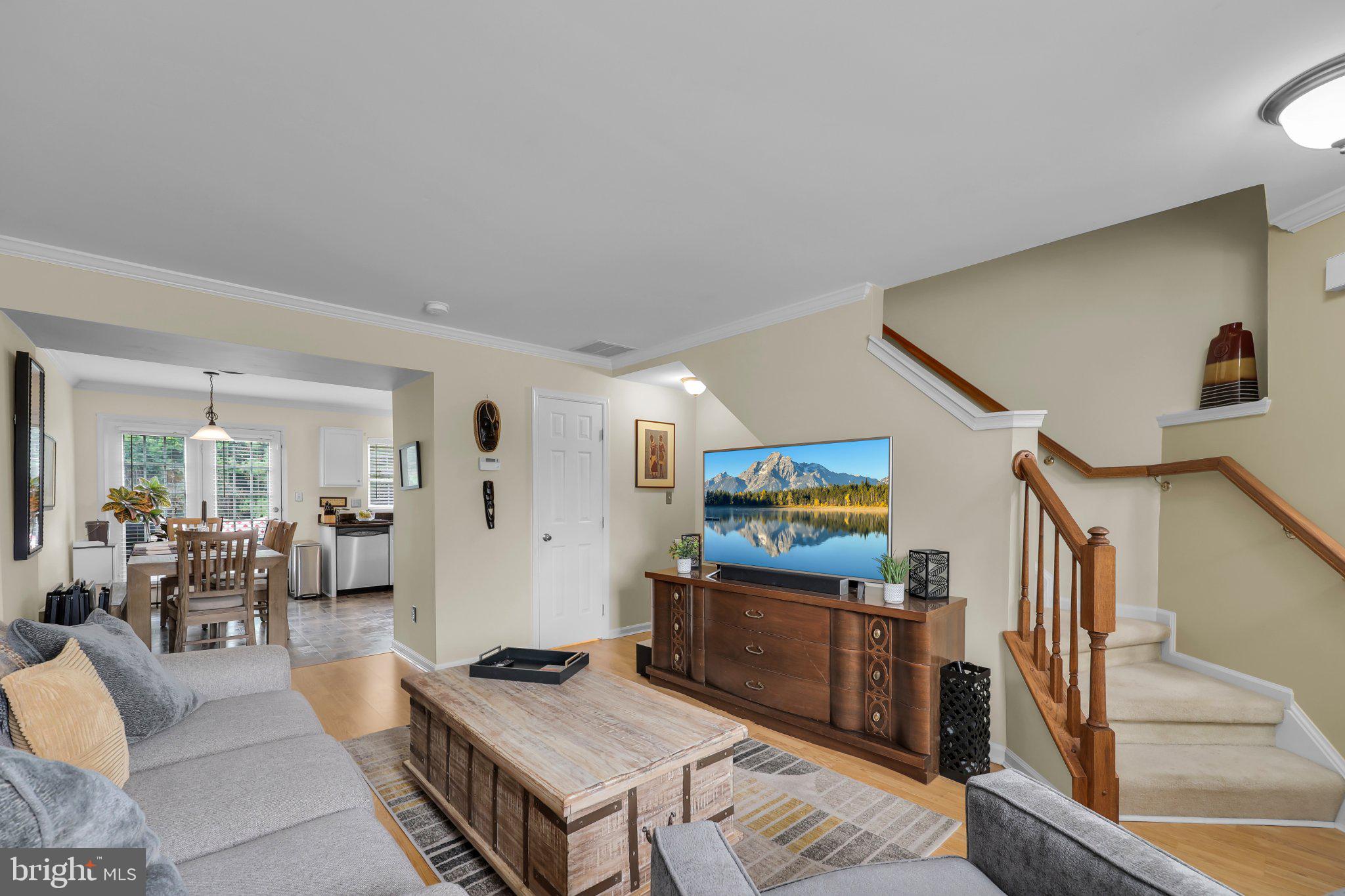 1758 GROVER GLEN