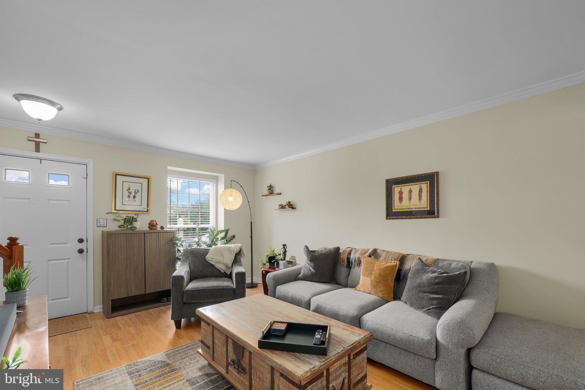 1758 GROVER GLEN