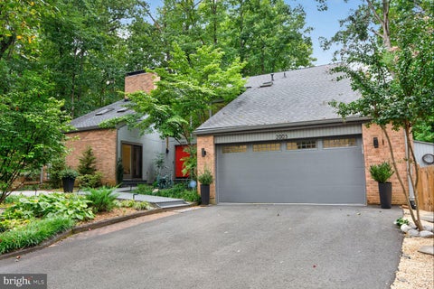 Photo of 2003 Upper Lake Drive, RESTON, VA 20191 (MLS # VAFX2343462)