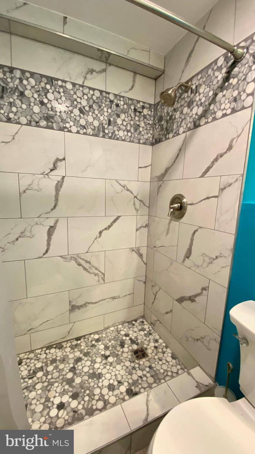 TAYLORS POINTE - Residential