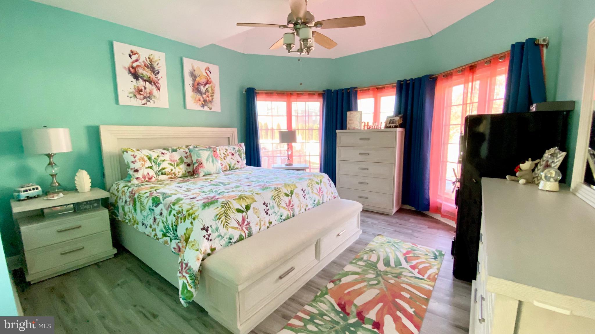 TAYLORS POINTE - Residential