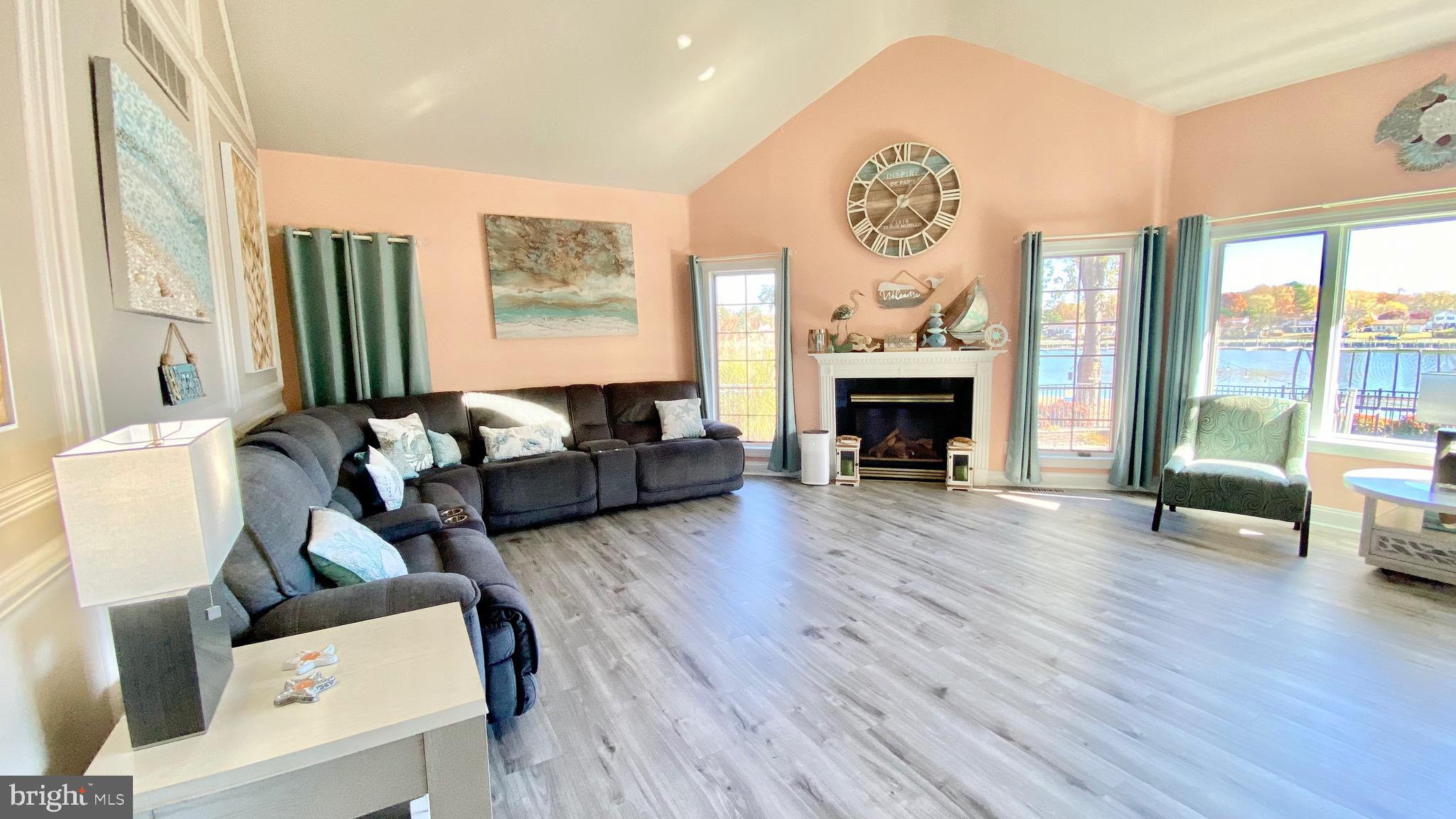 TAYLORS POINTE - Residential