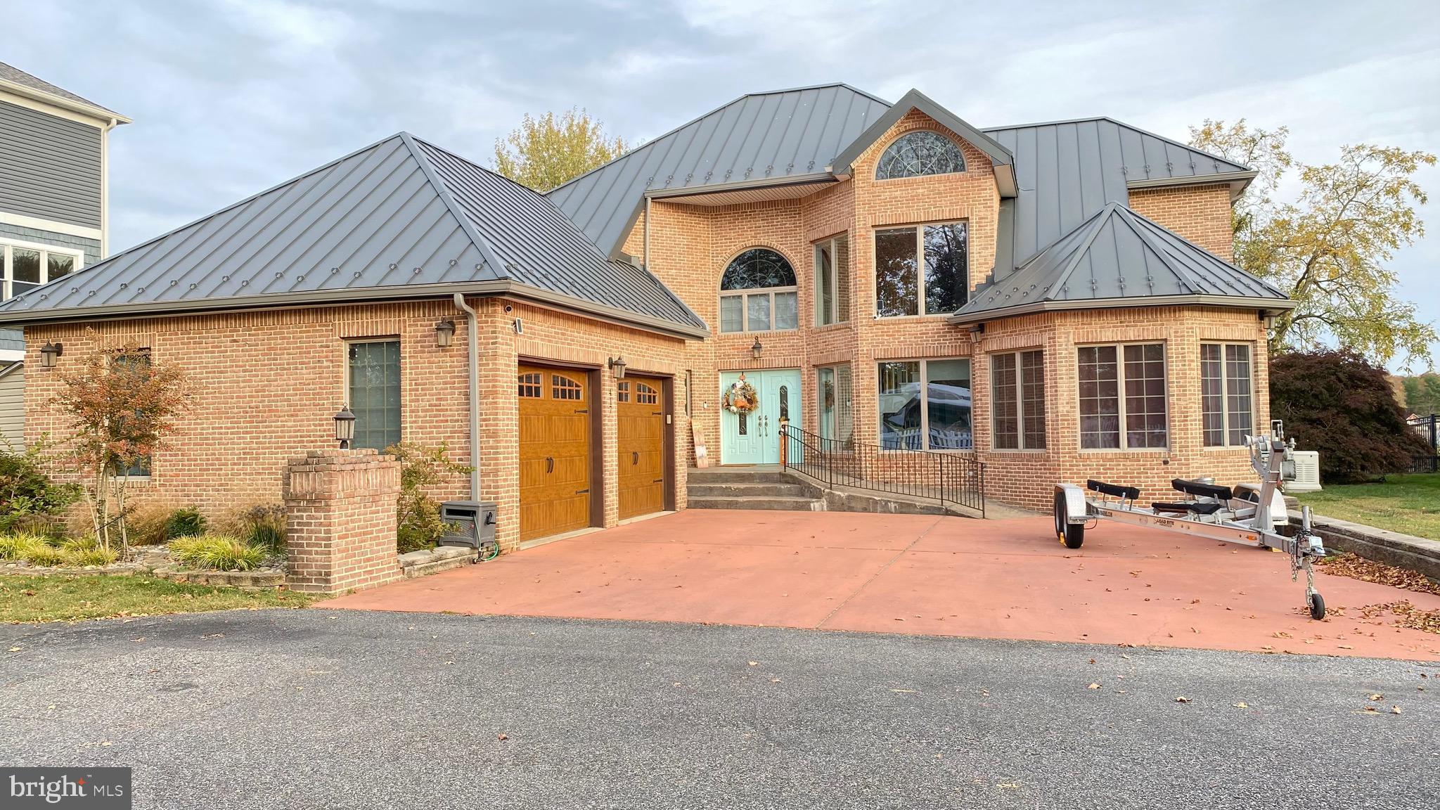 TAYLORS POINTE - Residential