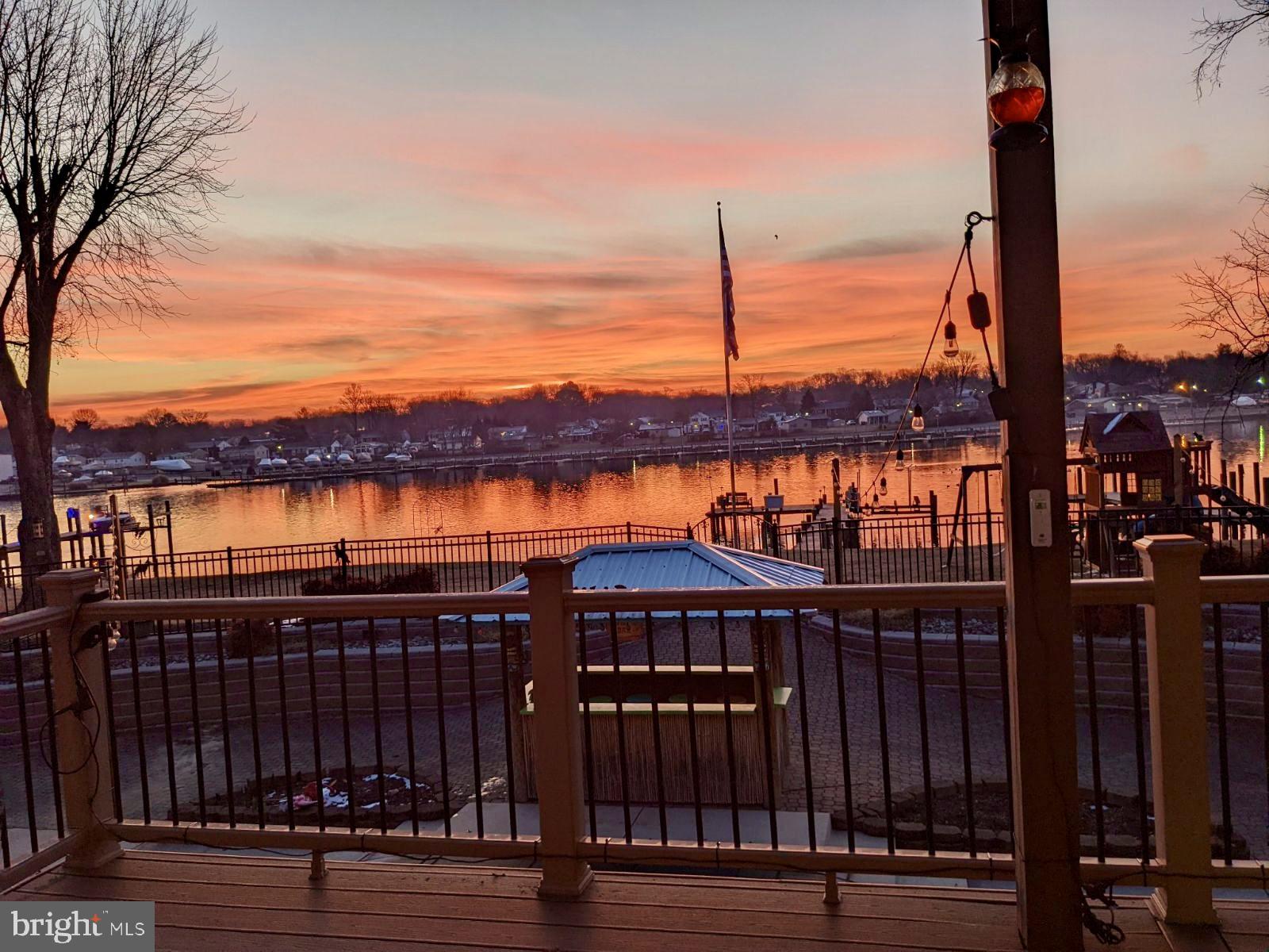 TAYLORS POINTE - Residential