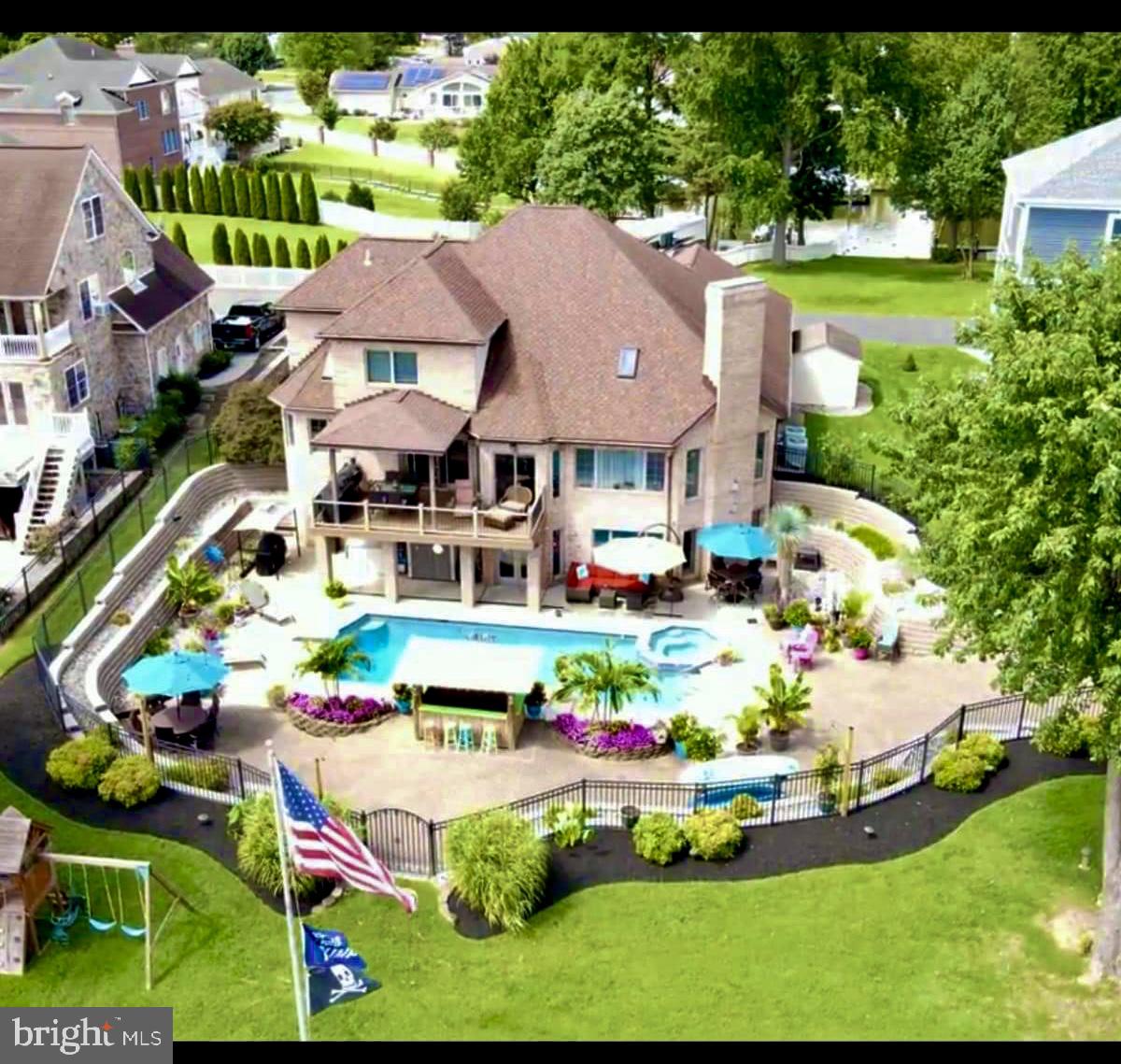 TAYLORS POINTE - Residential