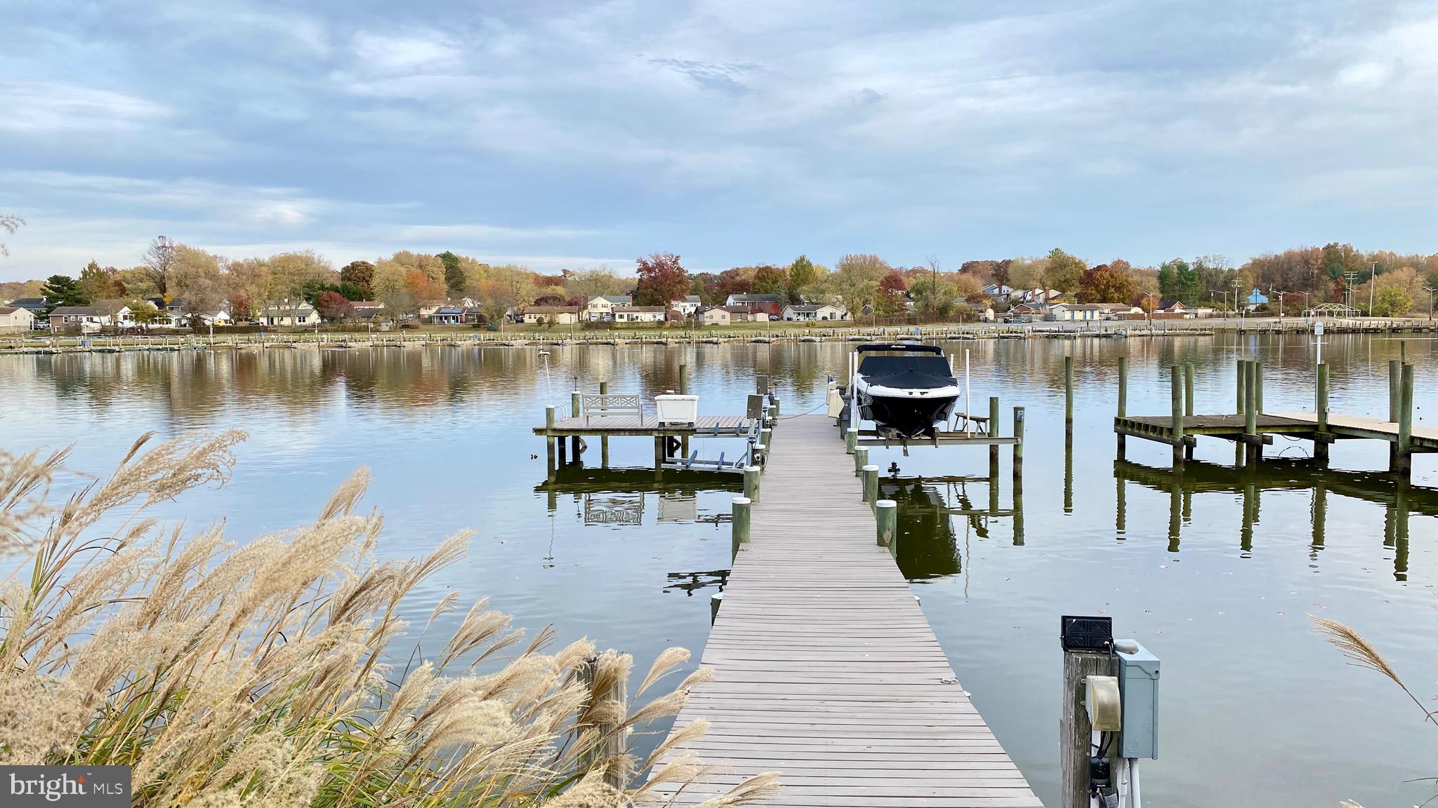 TAYLORS POINTE - Residential