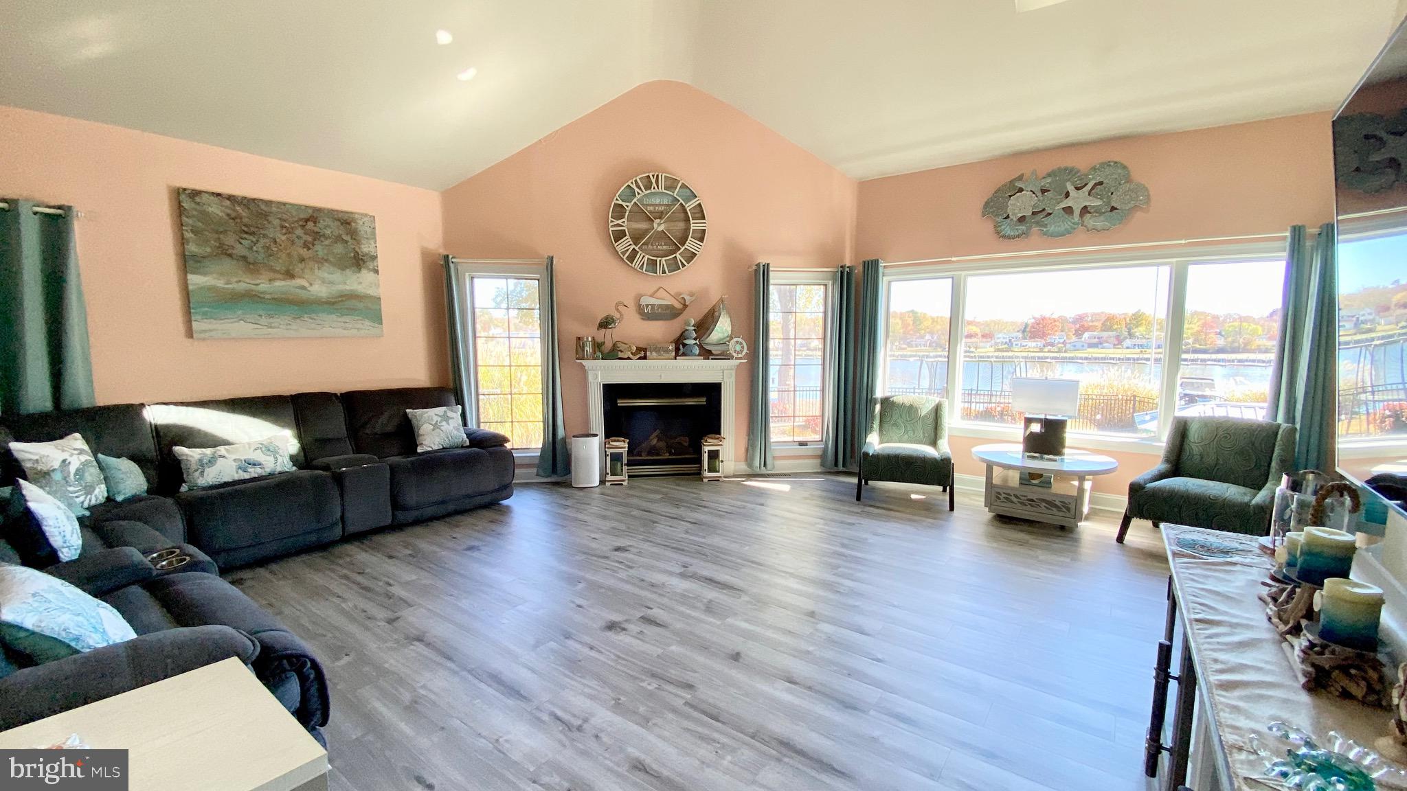 TAYLORS POINTE - Residential