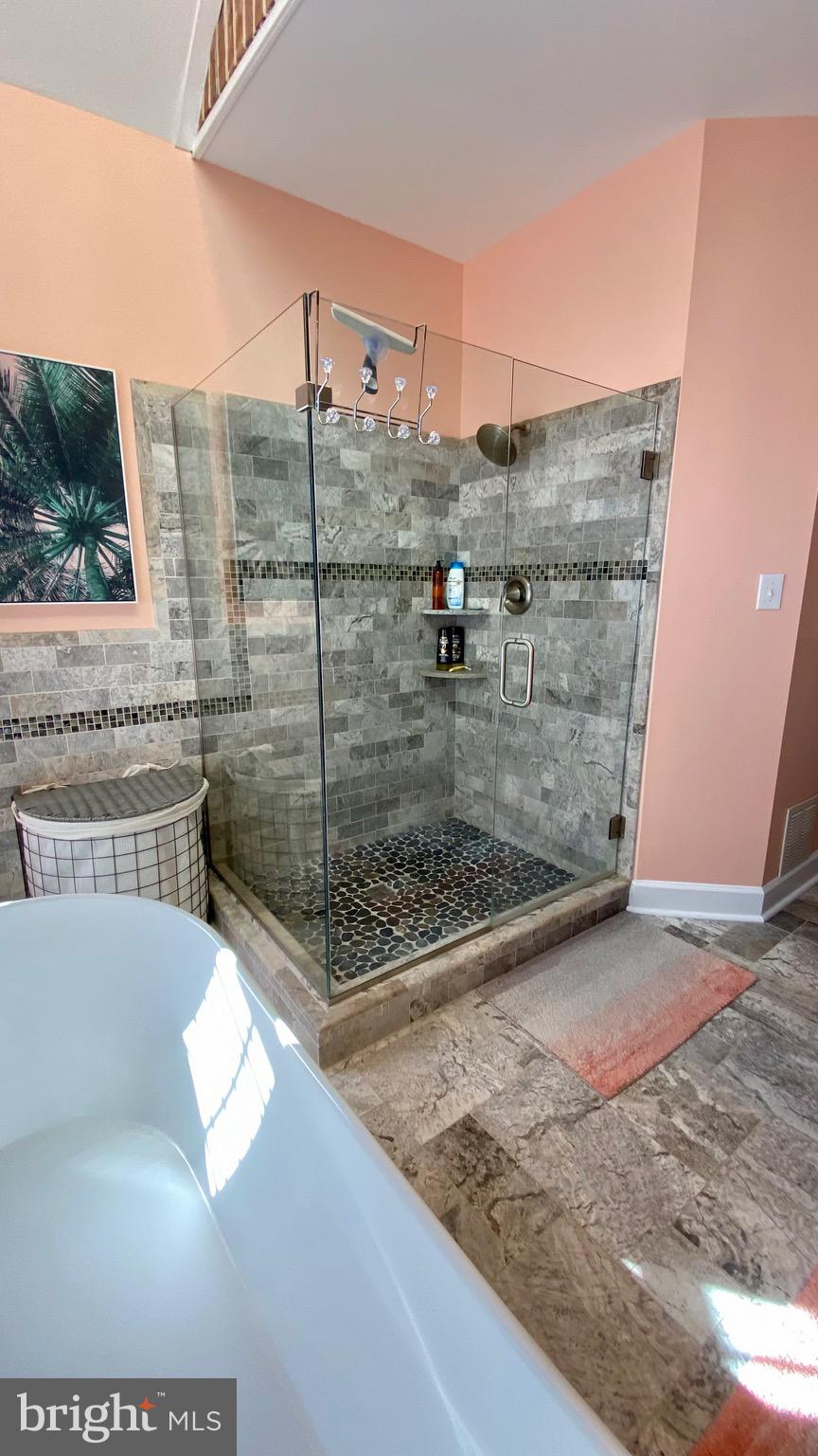 TAYLORS POINTE - Residential