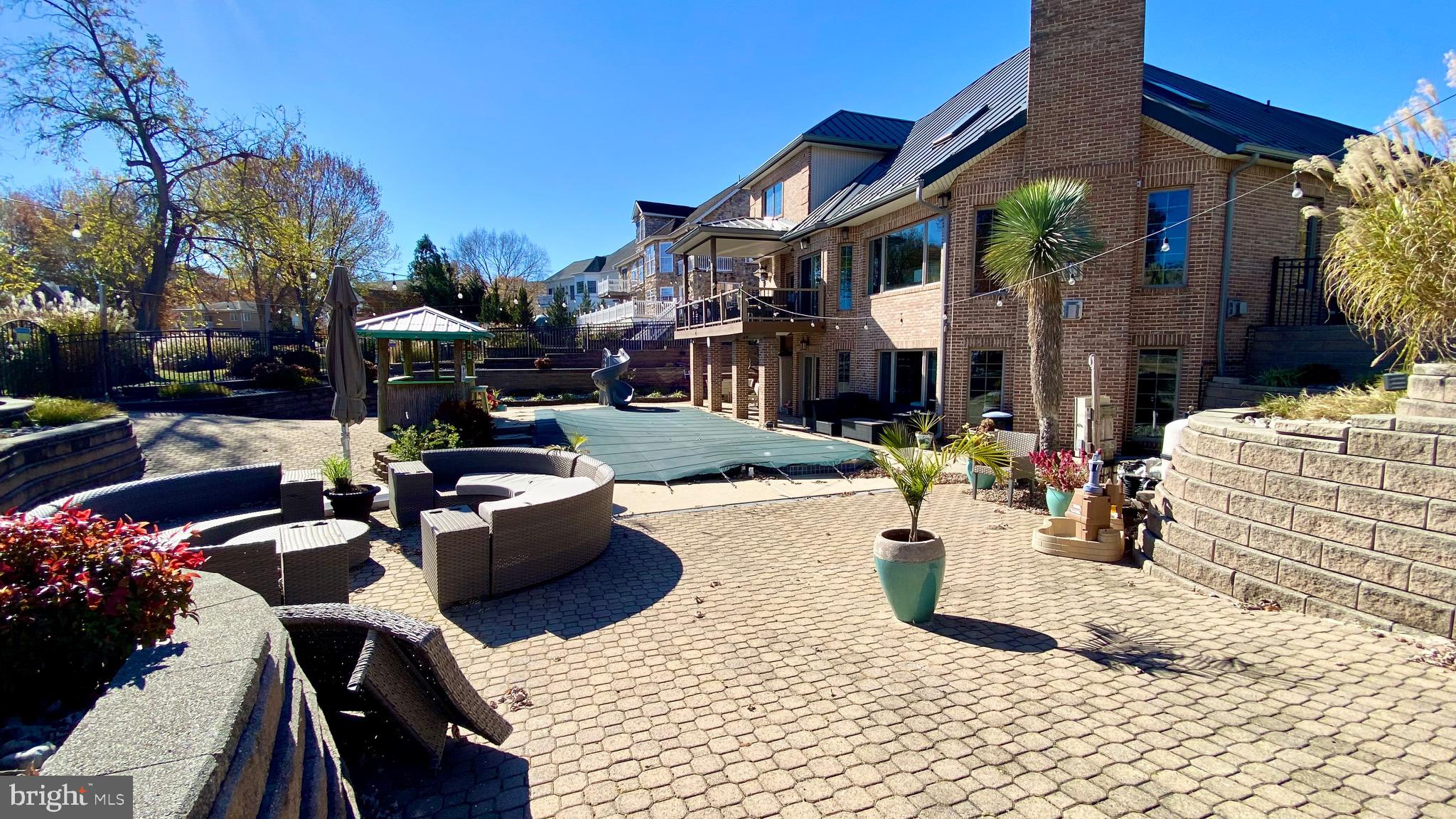 TAYLORS POINTE - Residential