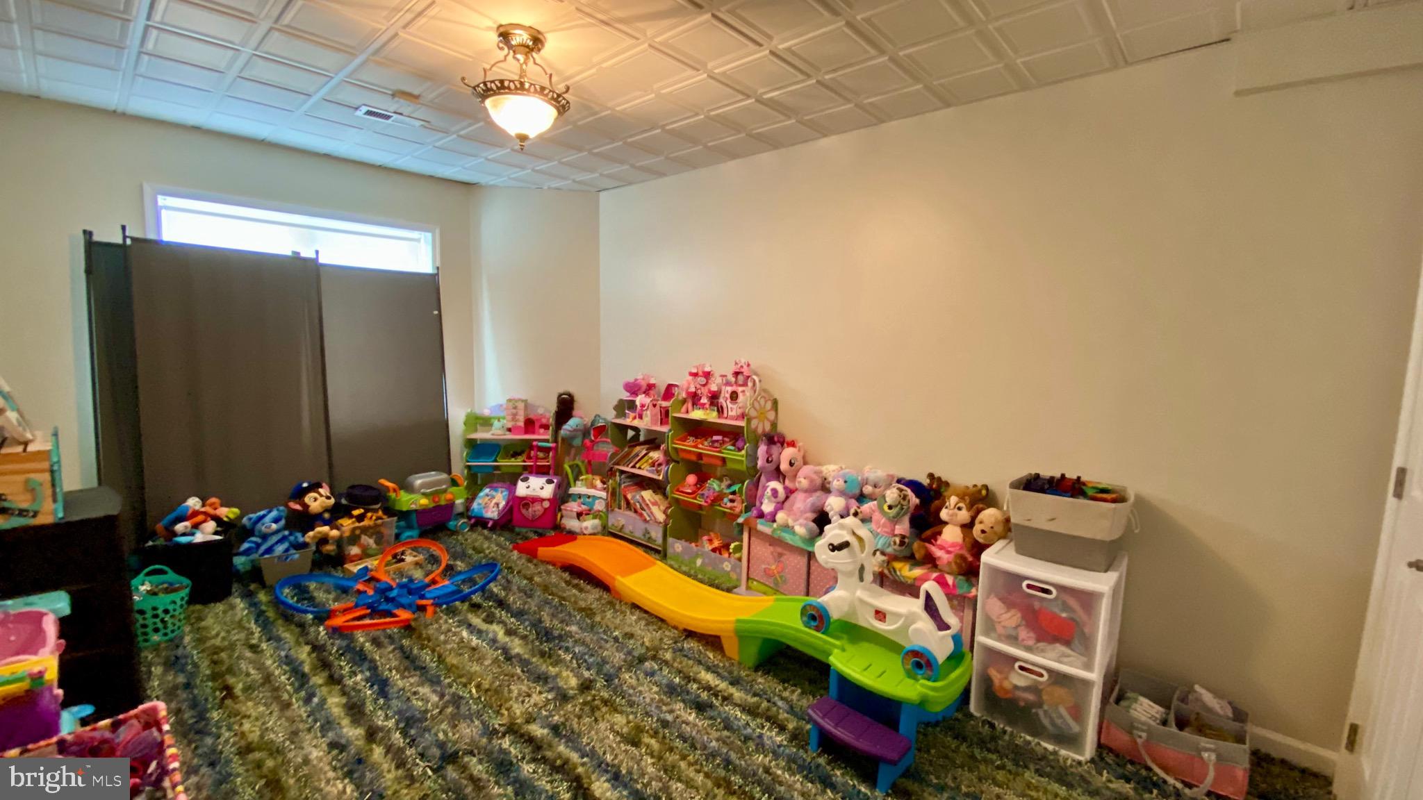 TAYLORS POINTE - Residential