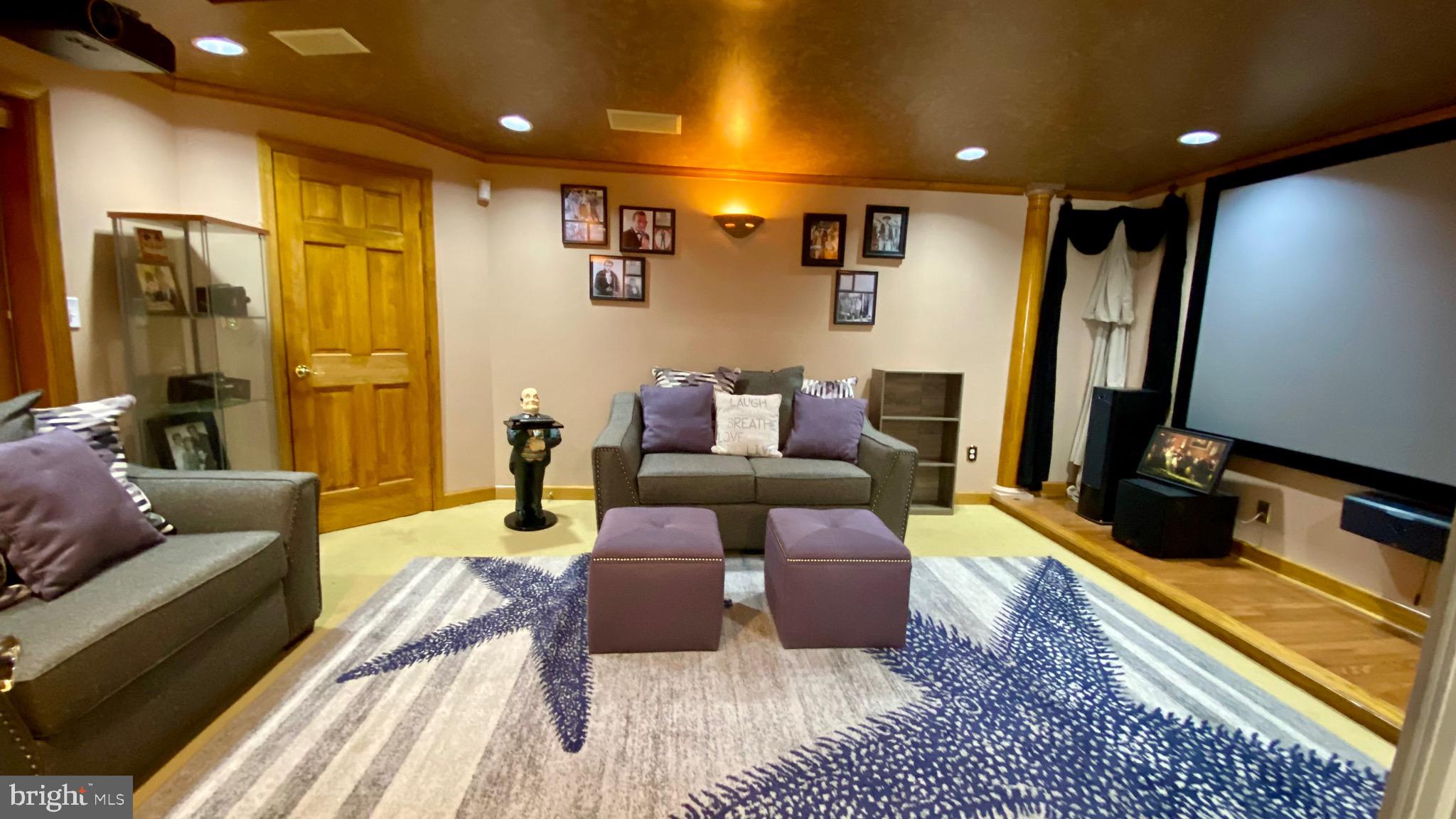 TAYLORS POINTE - Residential