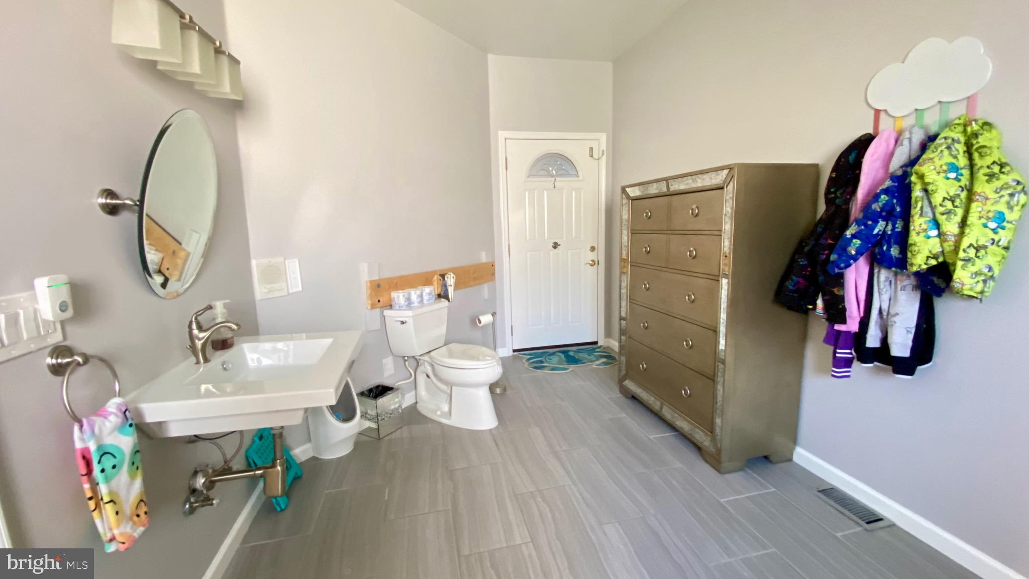 TAYLORS POINTE - Residential