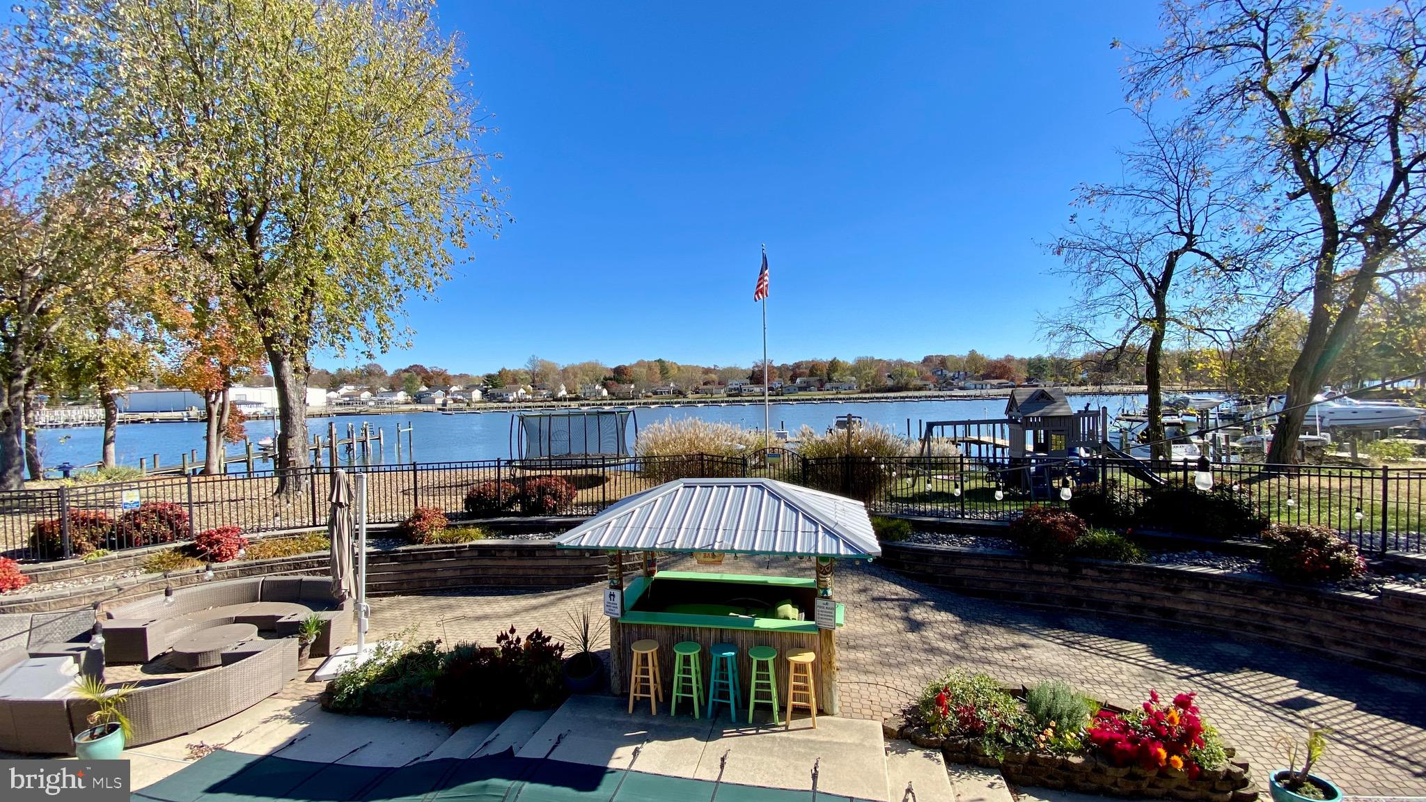 TAYLORS POINTE - Residential