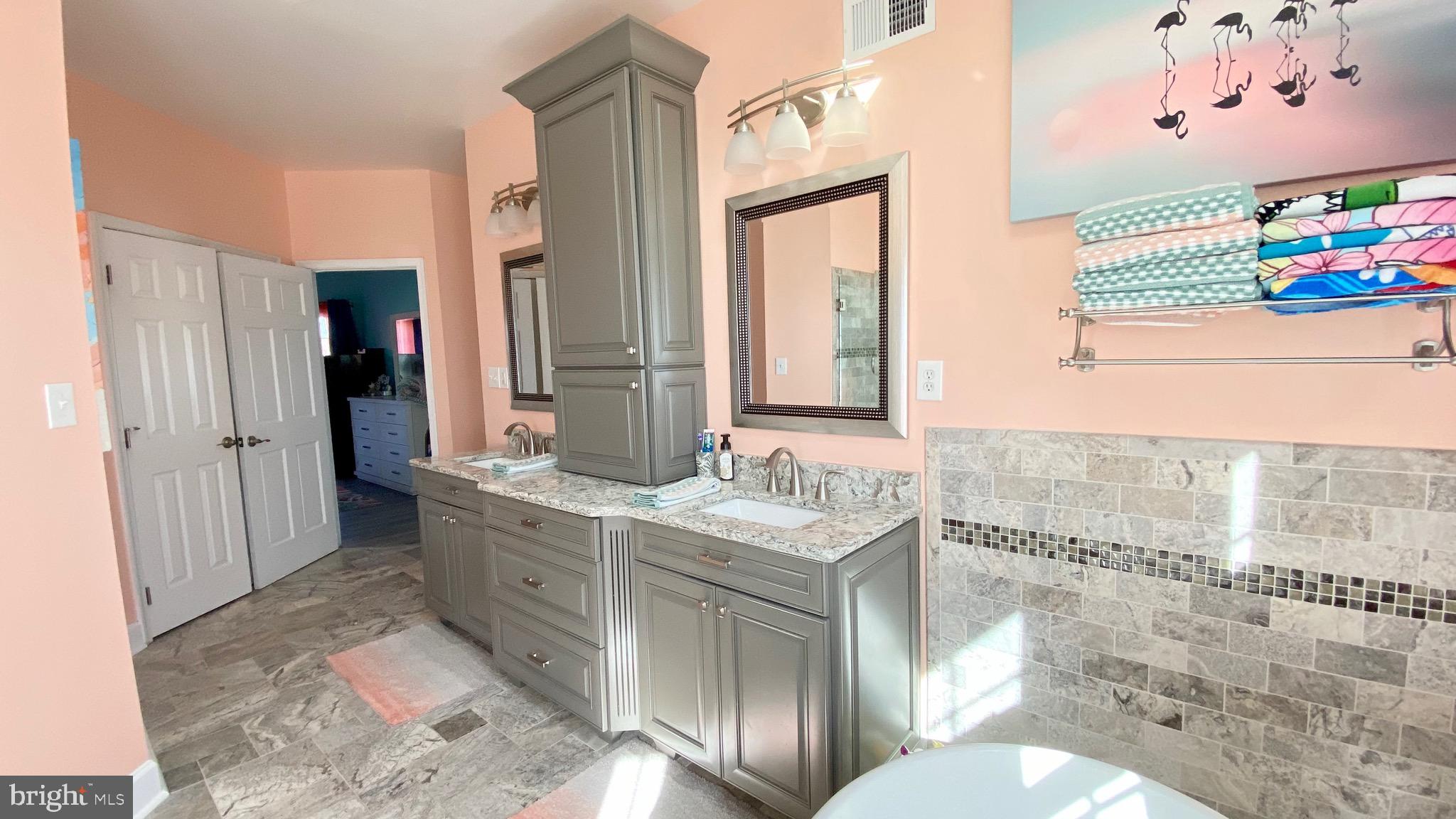 TAYLORS POINTE - Residential