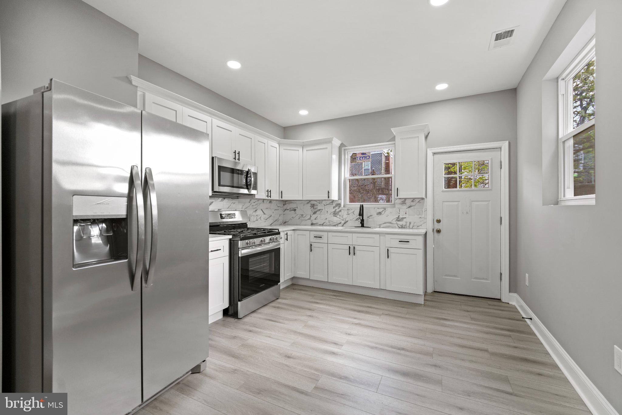 UNIVERSITY CITY - Residential