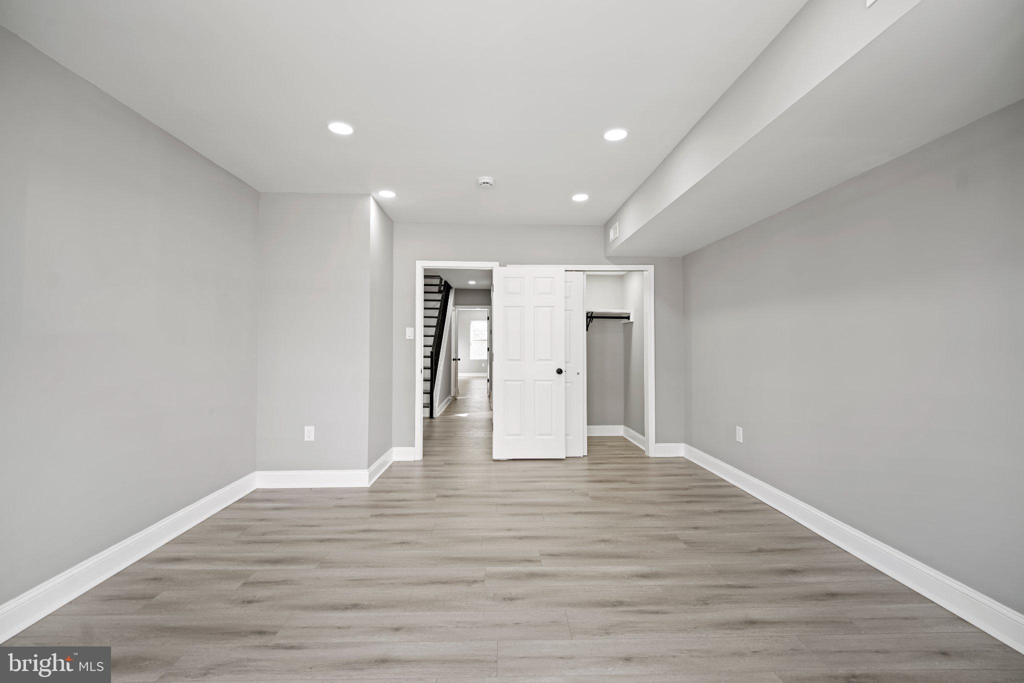 UNIVERSITY CITY - Residential