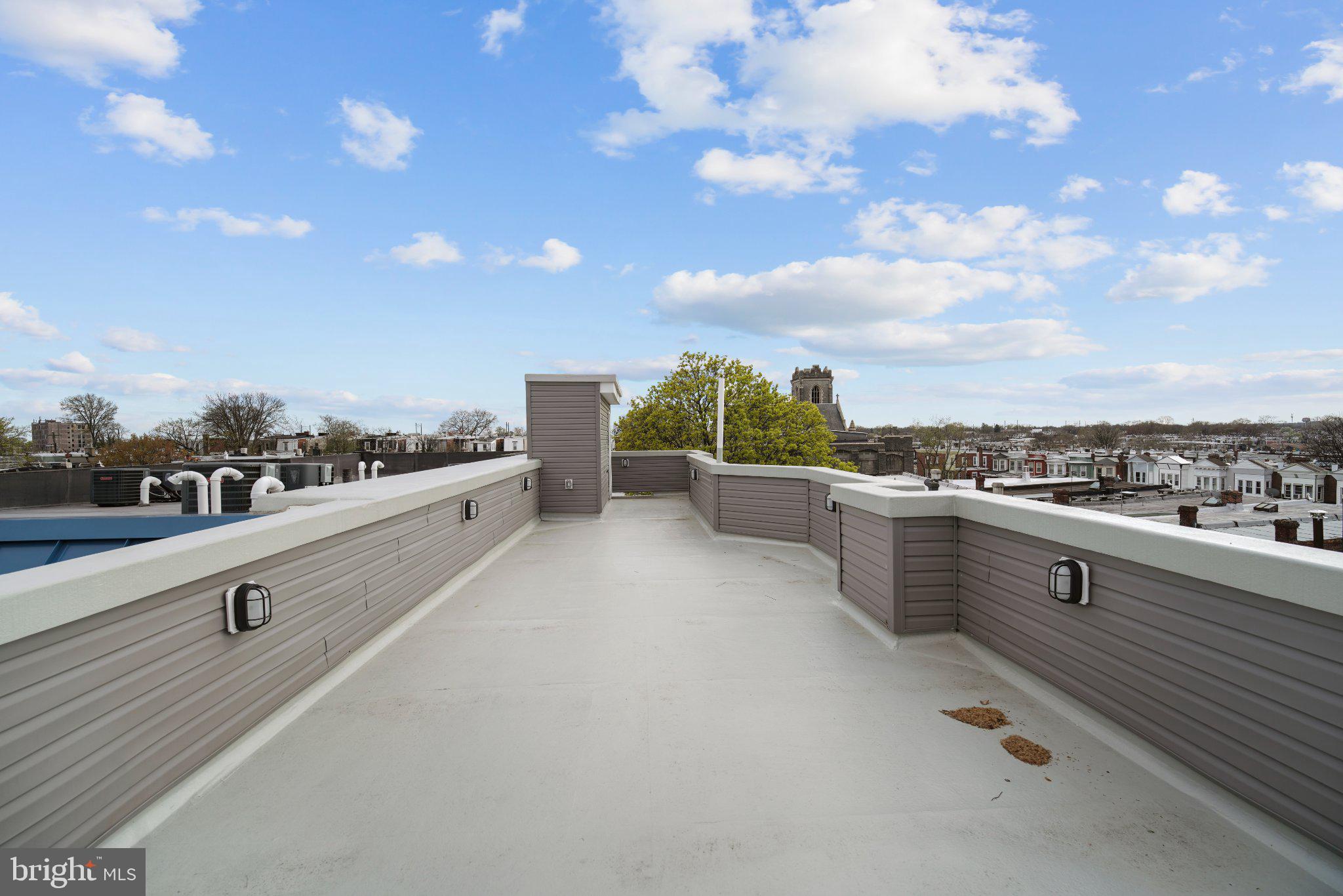 UNIVERSITY CITY - Residential