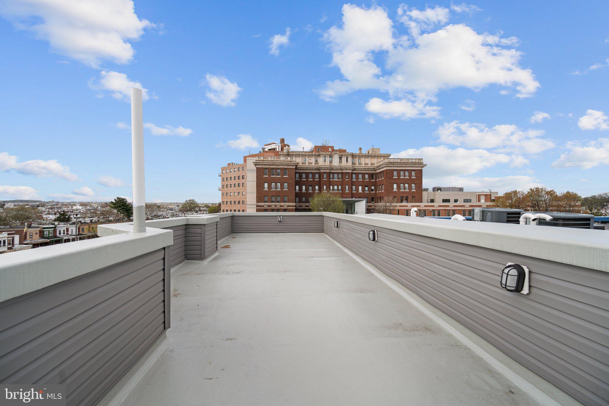 UNIVERSITY CITY - Residential