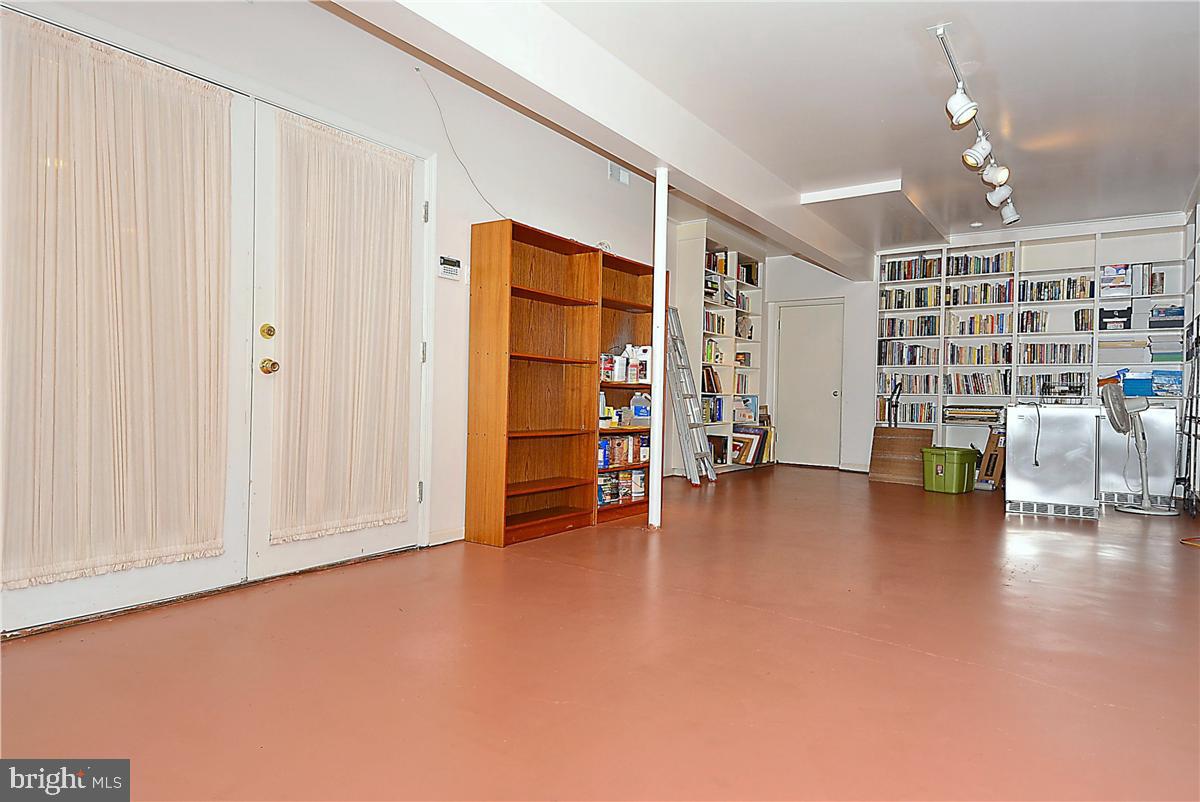 HARBOR HILLS - Residential