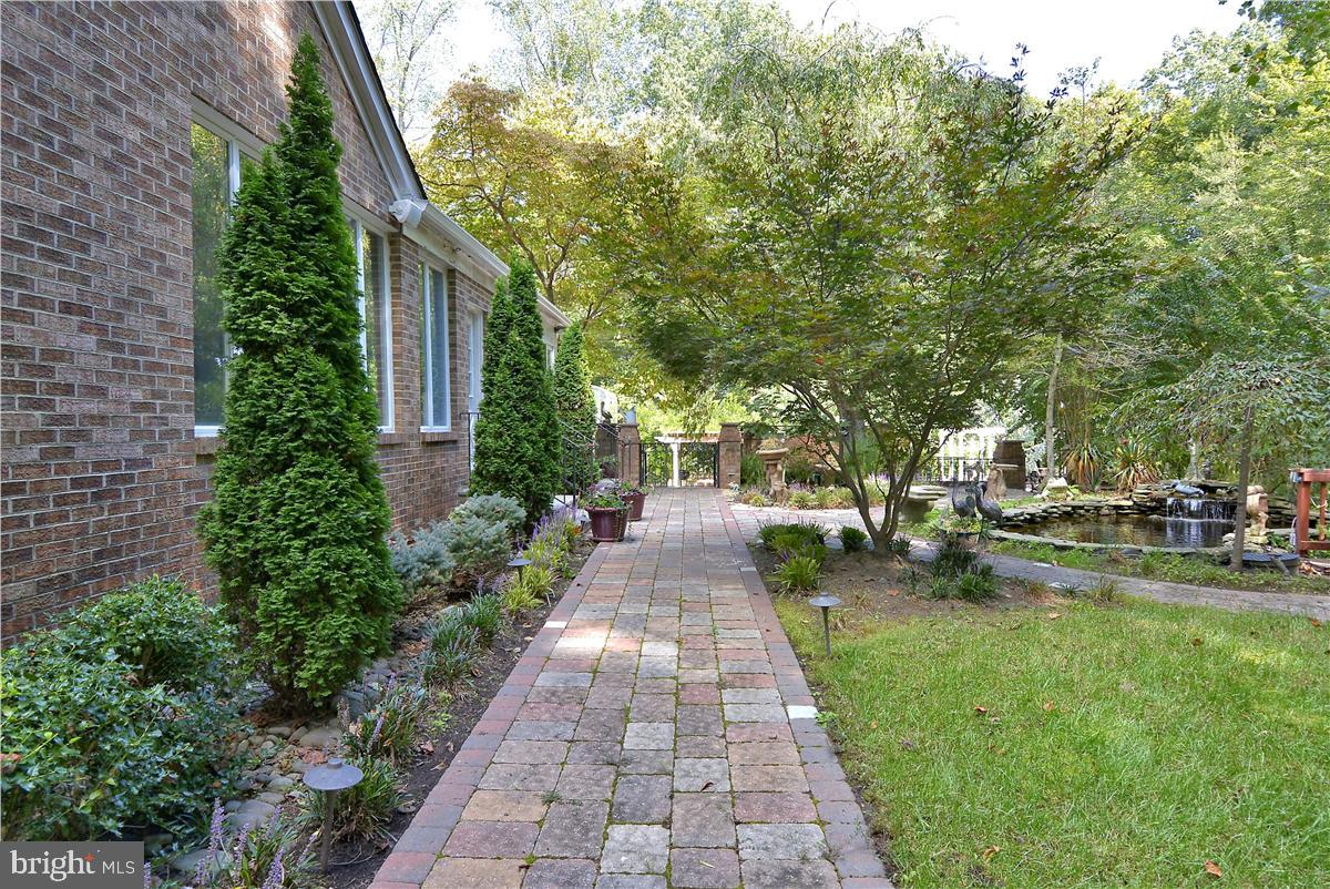 HARBOR HILLS - Residential