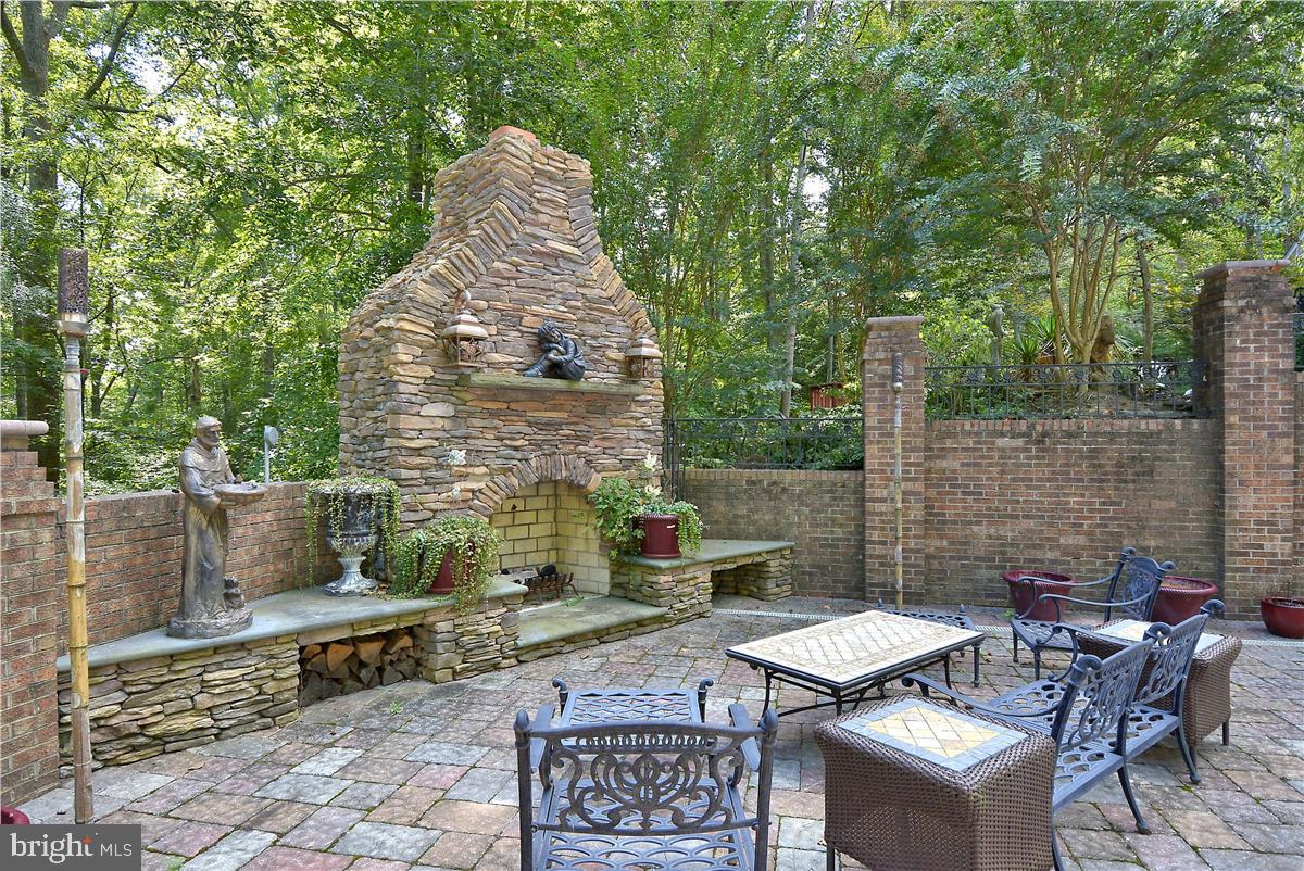 HARBOR HILLS - Residential