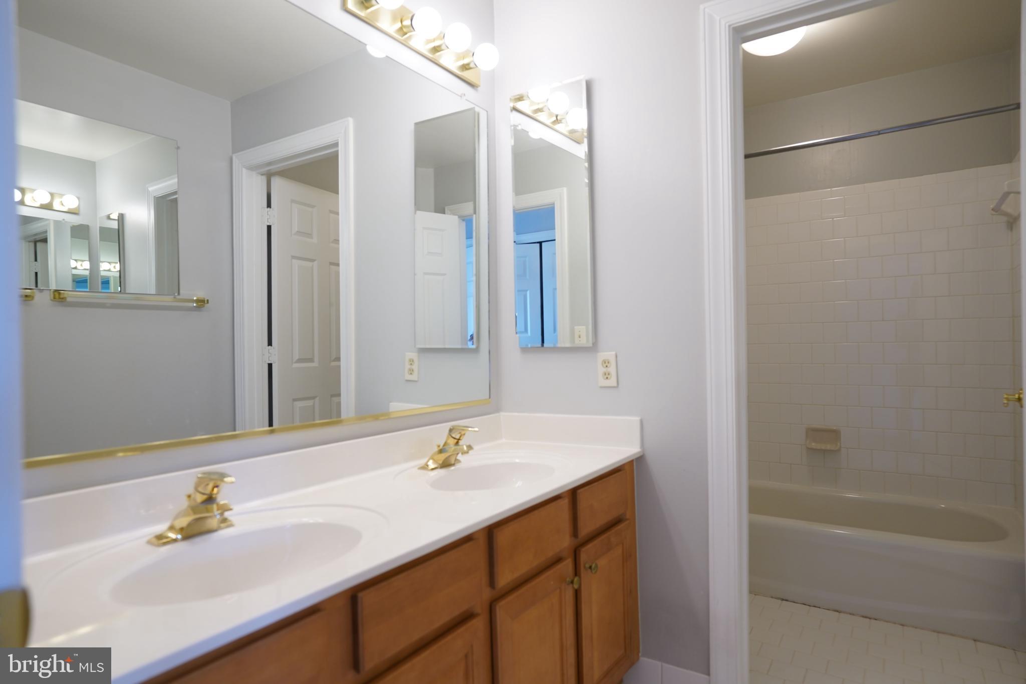 WAVERLY WOODS - Residential Lease