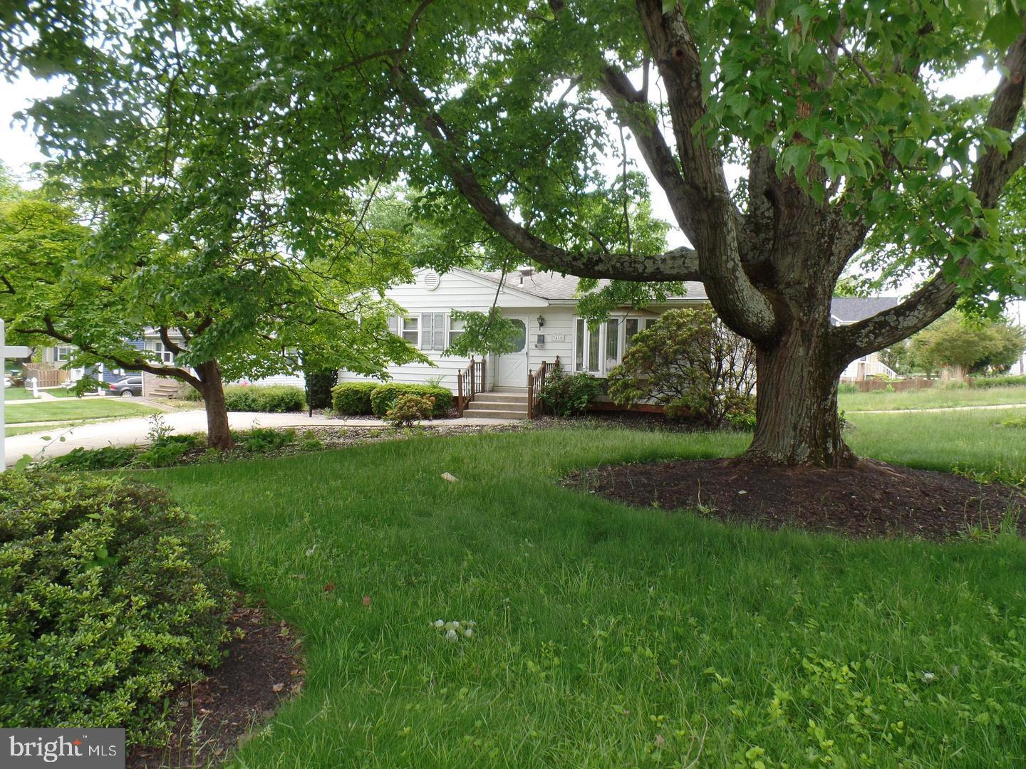 PIMMIT HILLS - Residential Lease