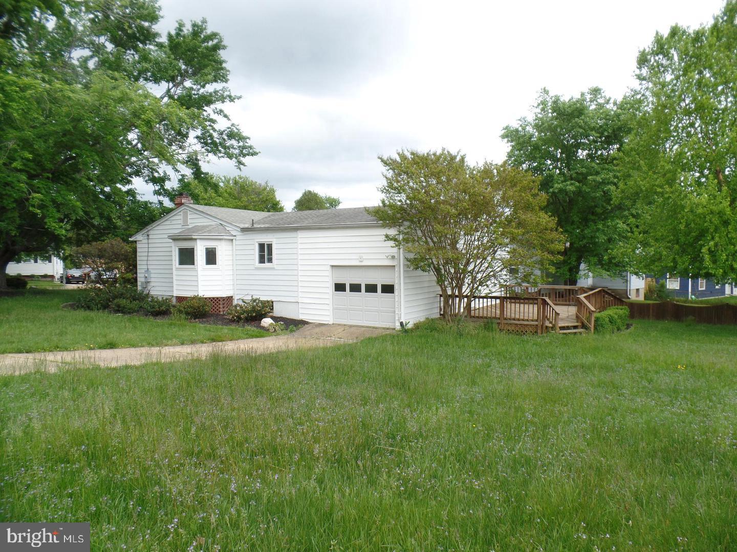 PIMMIT HILLS - Residential Lease