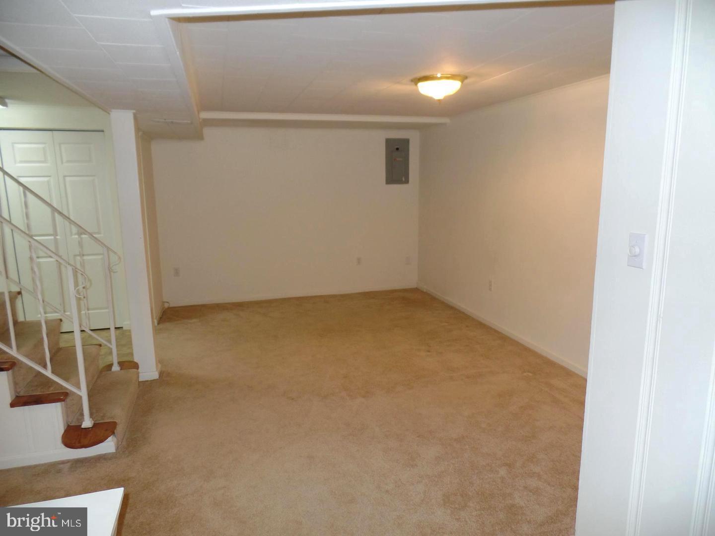 PIMMIT HILLS - Residential Lease