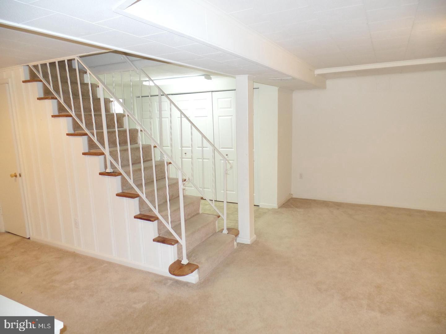 PIMMIT HILLS - Residential Lease