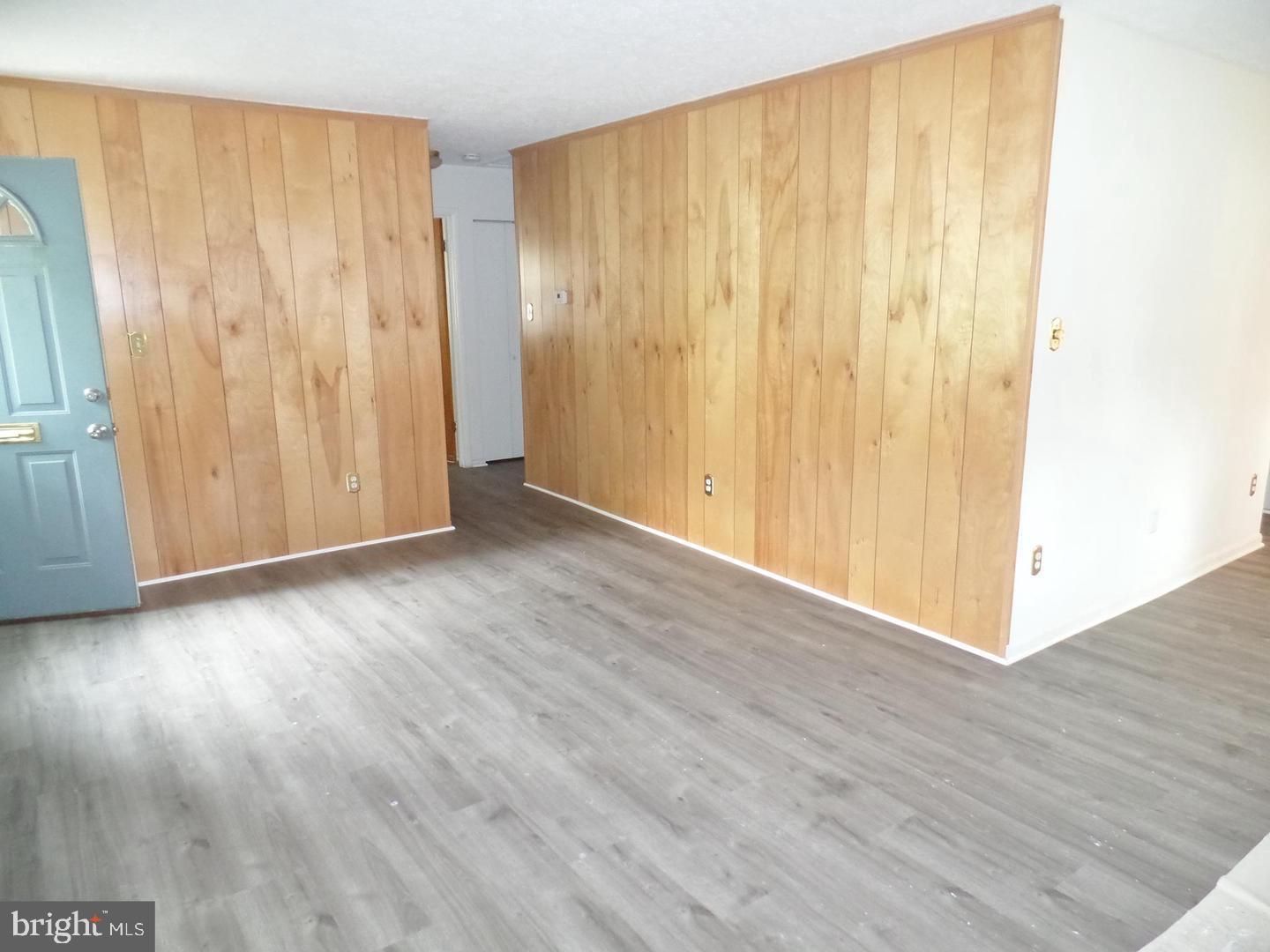 PIMMIT HILLS - Residential Lease