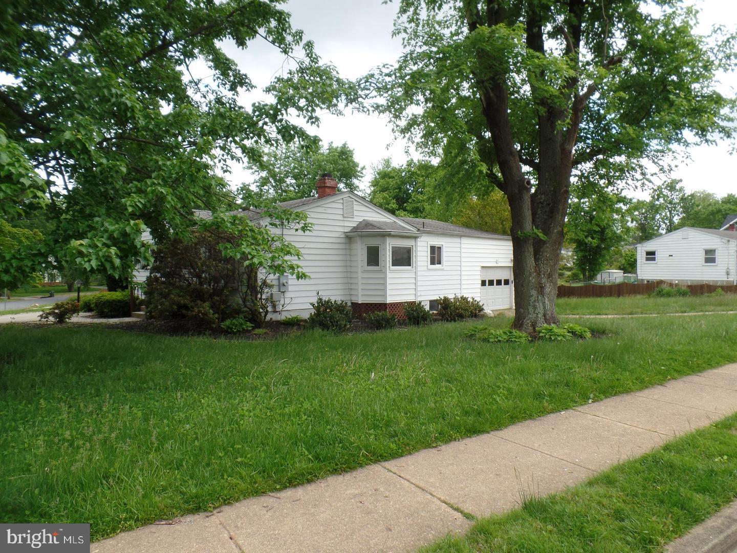 PIMMIT HILLS - Residential Lease