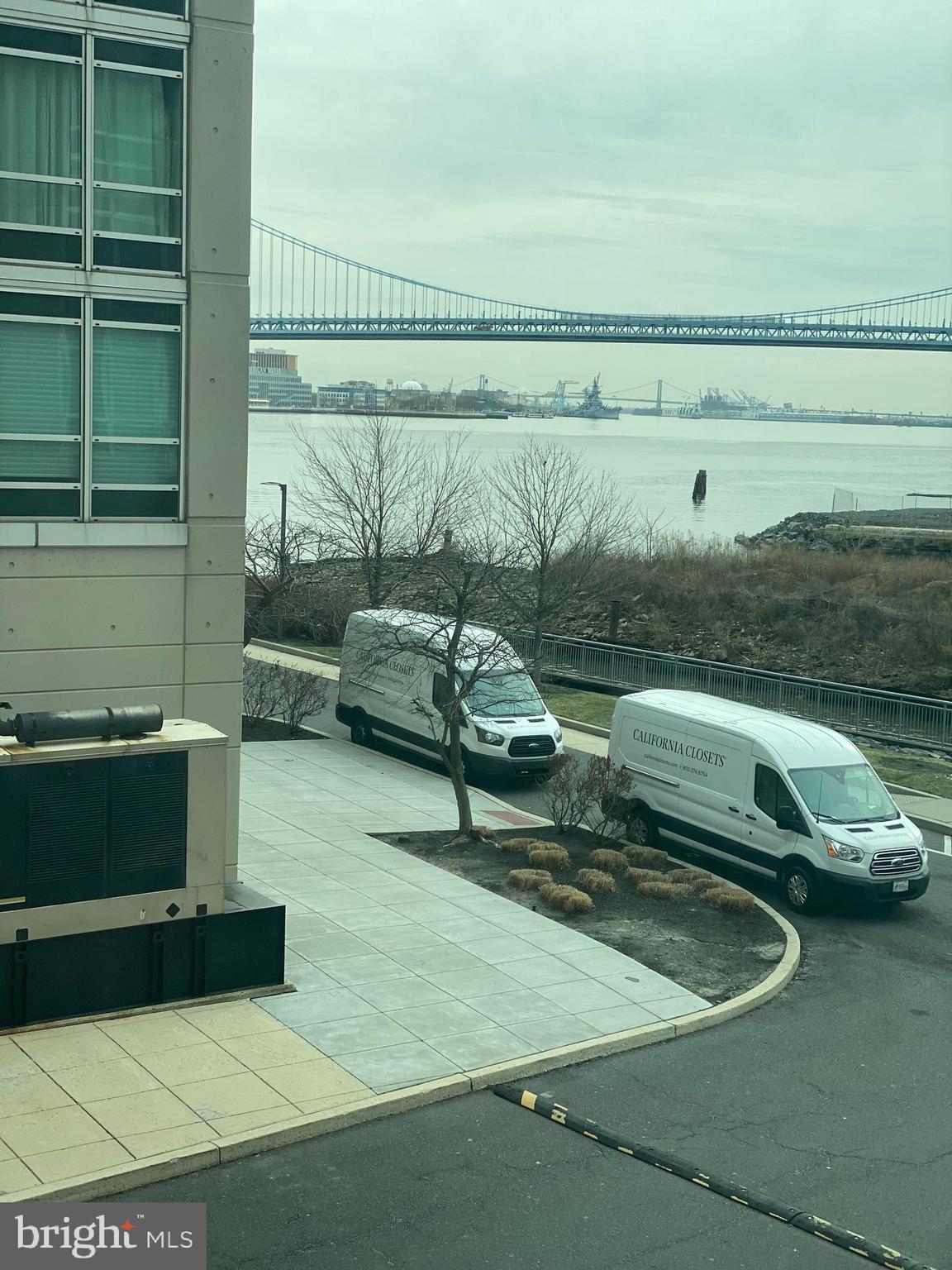 WATERFRONT SQUARE - Residential