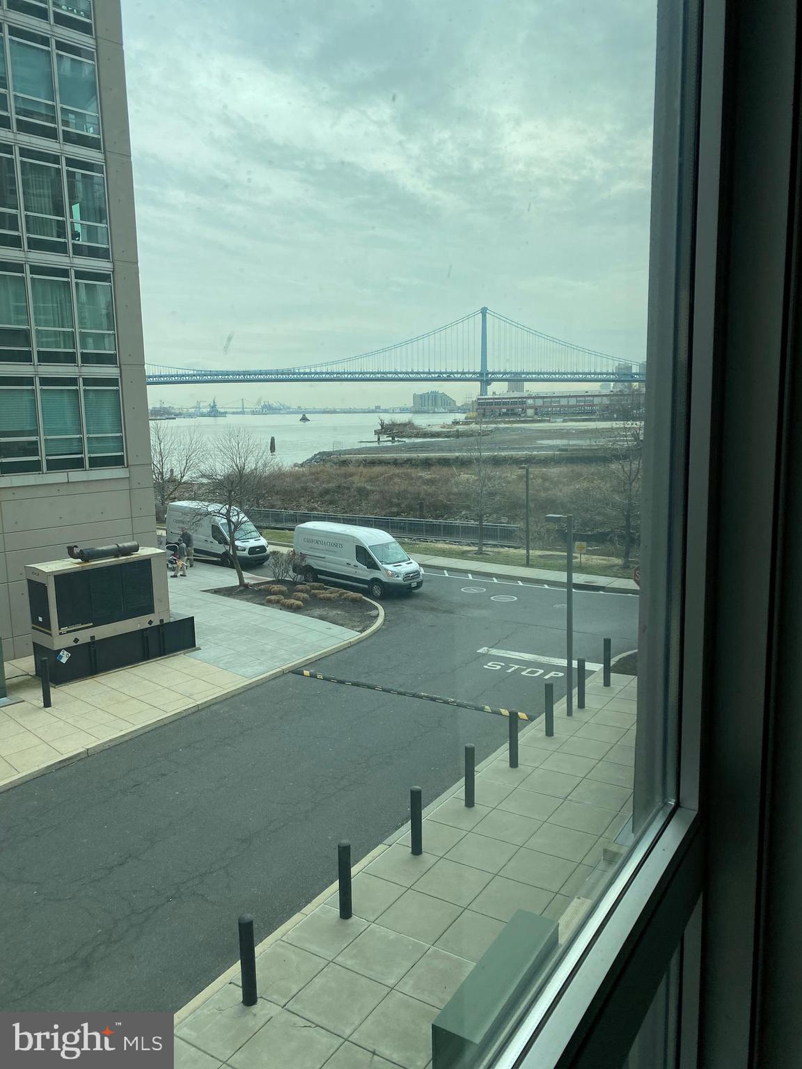 WATERFRONT SQUARE - Residential