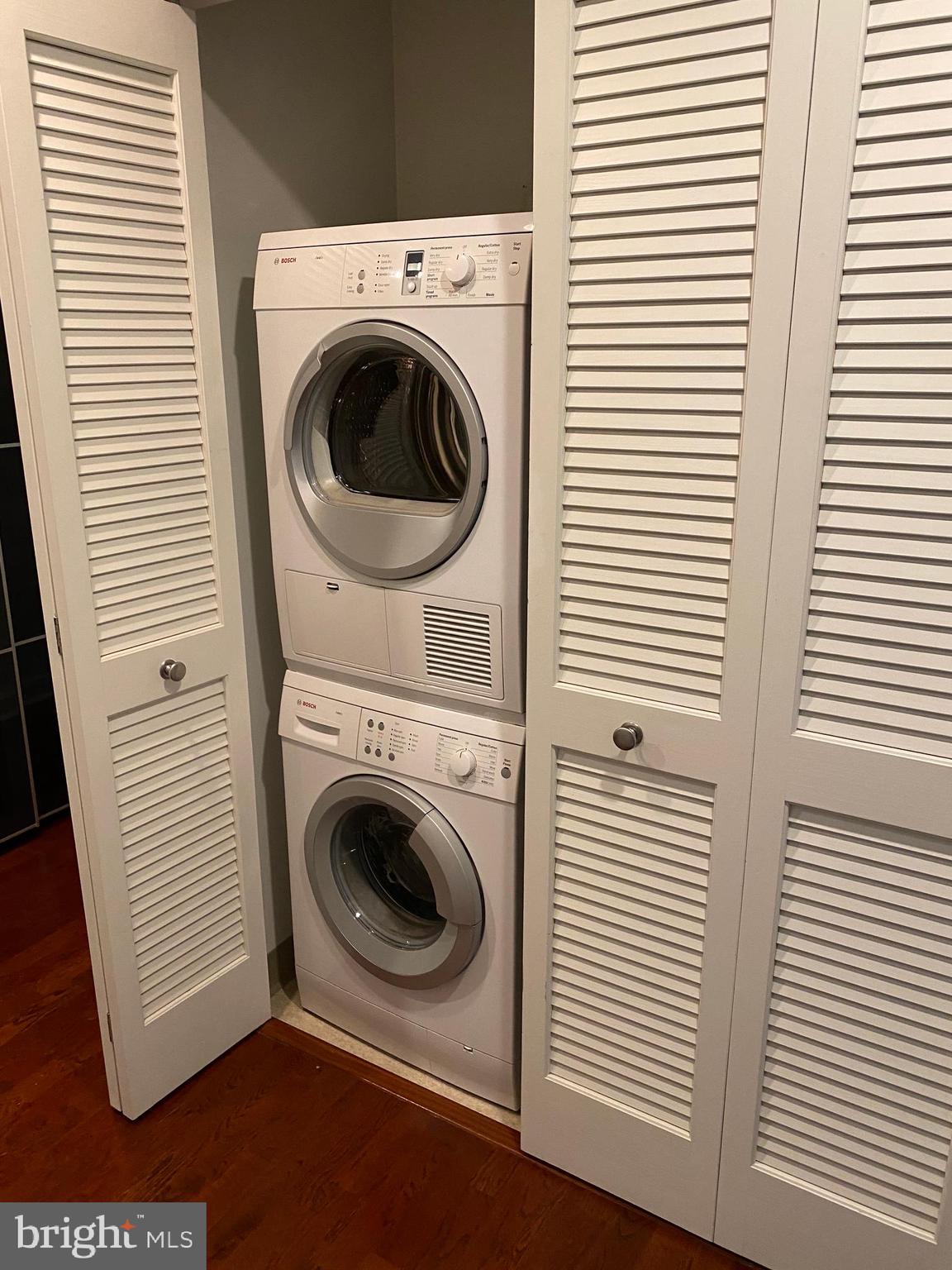 WATERFRONT SQUARE - Residential