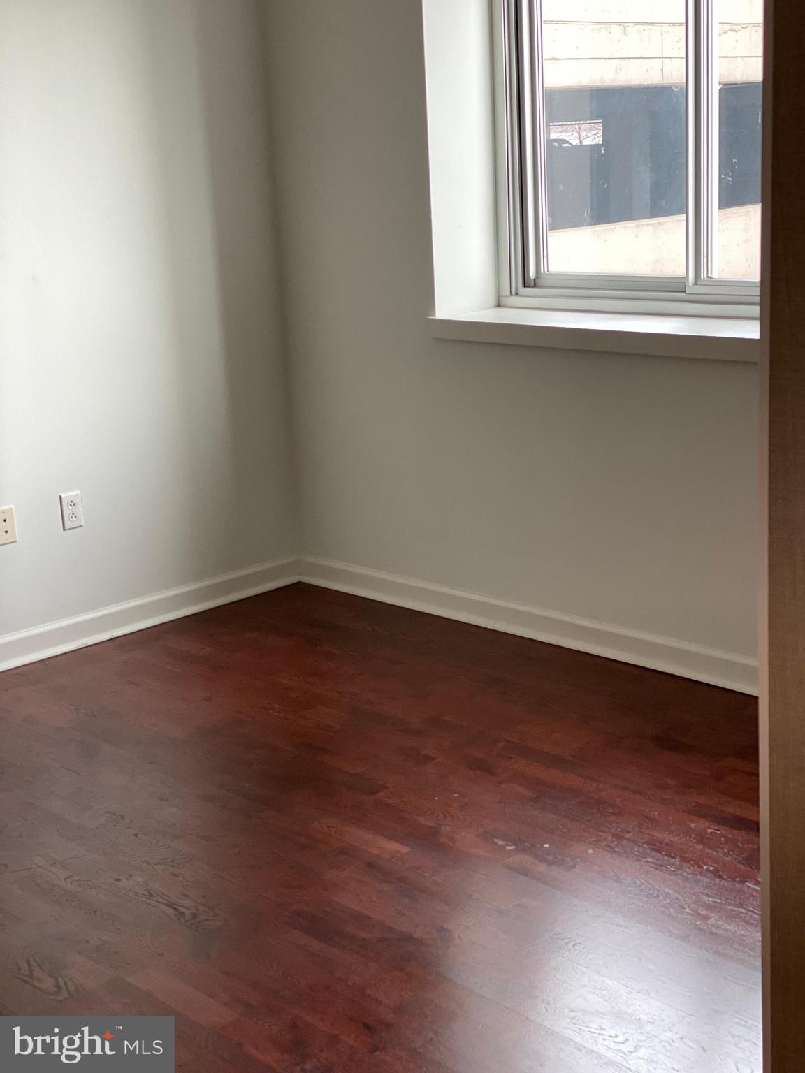 WATERFRONT SQUARE - Residential